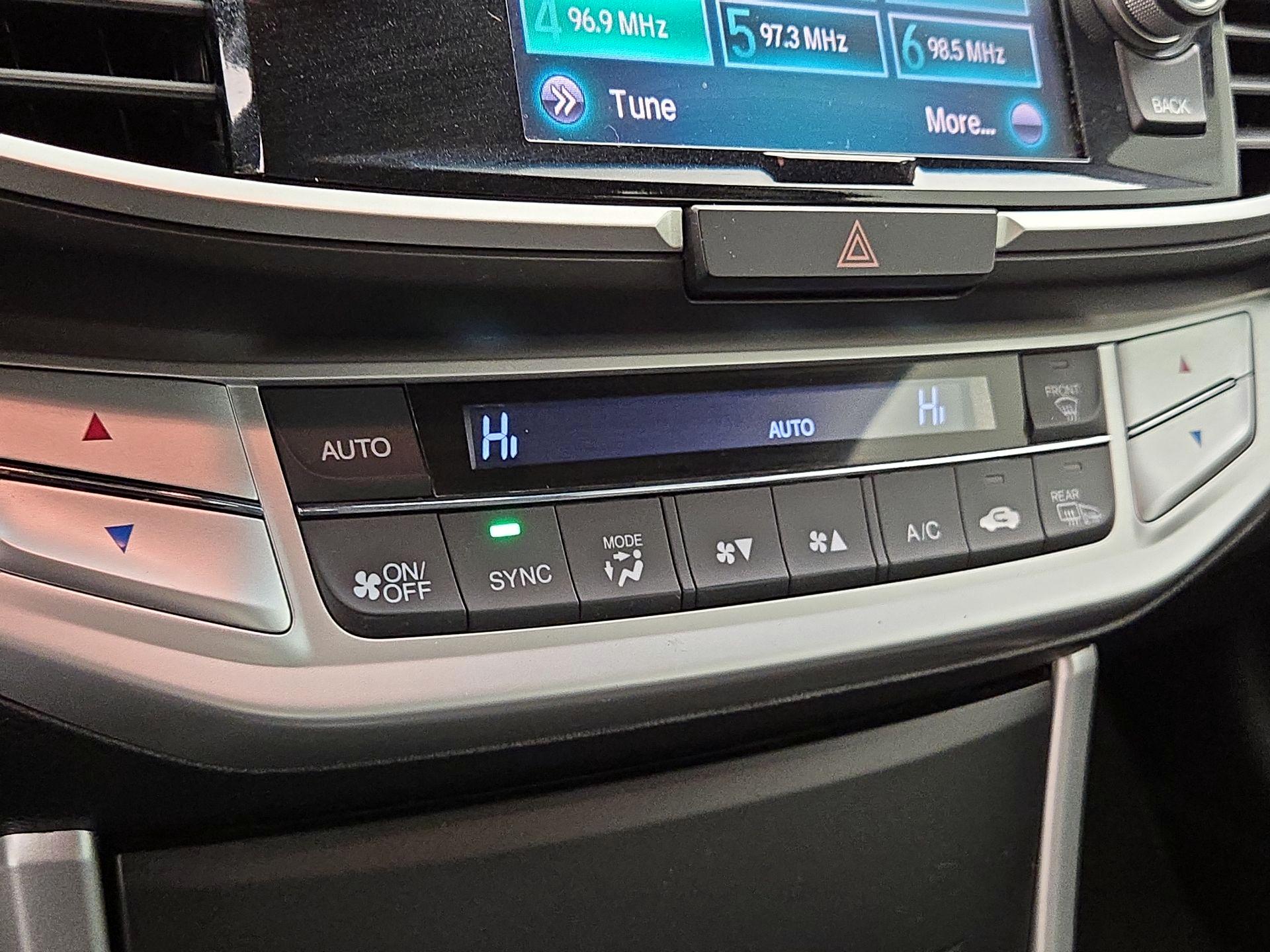 Thumbnail: 2015 Honda Accord - 15