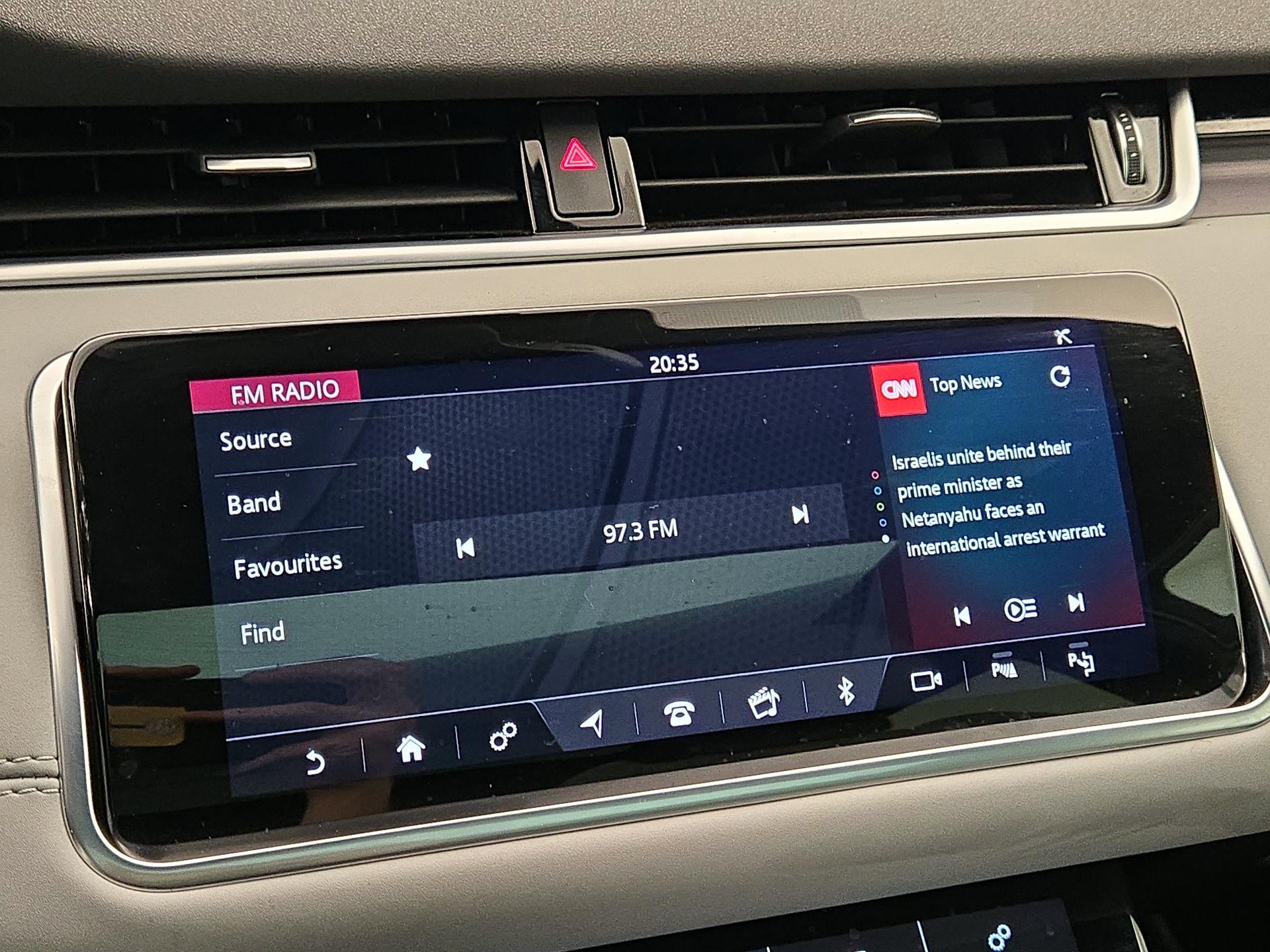 Thumbnail: 2020 Land Rover Range Rover Evoque - 16