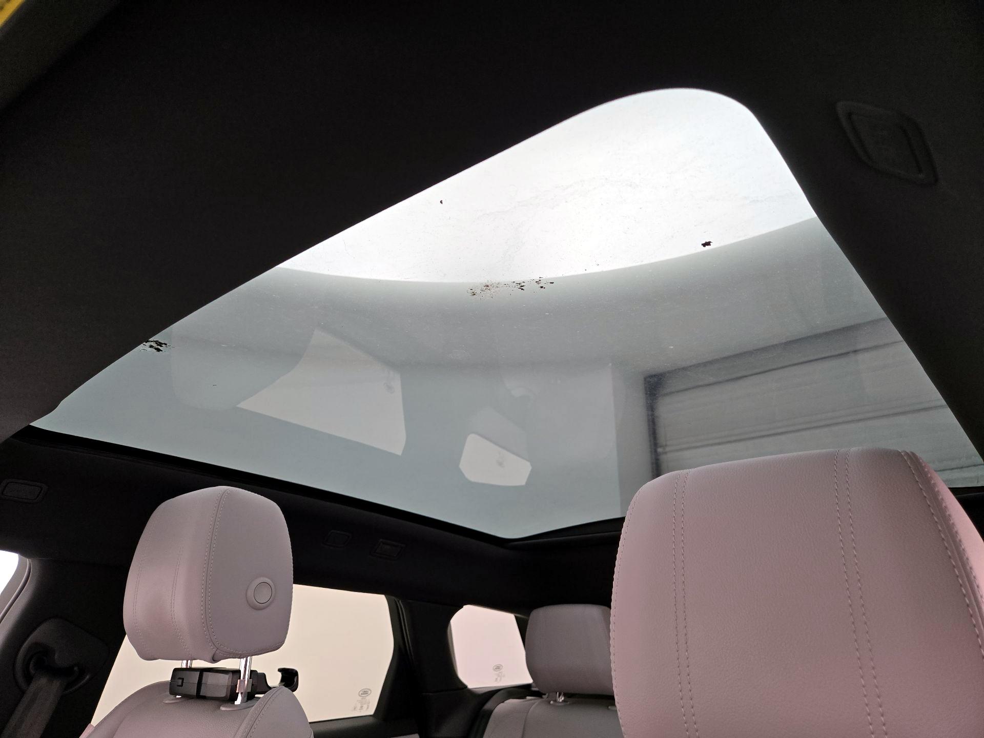 Thumbnail: 2020 Land Rover Range Rover Evoque - 20