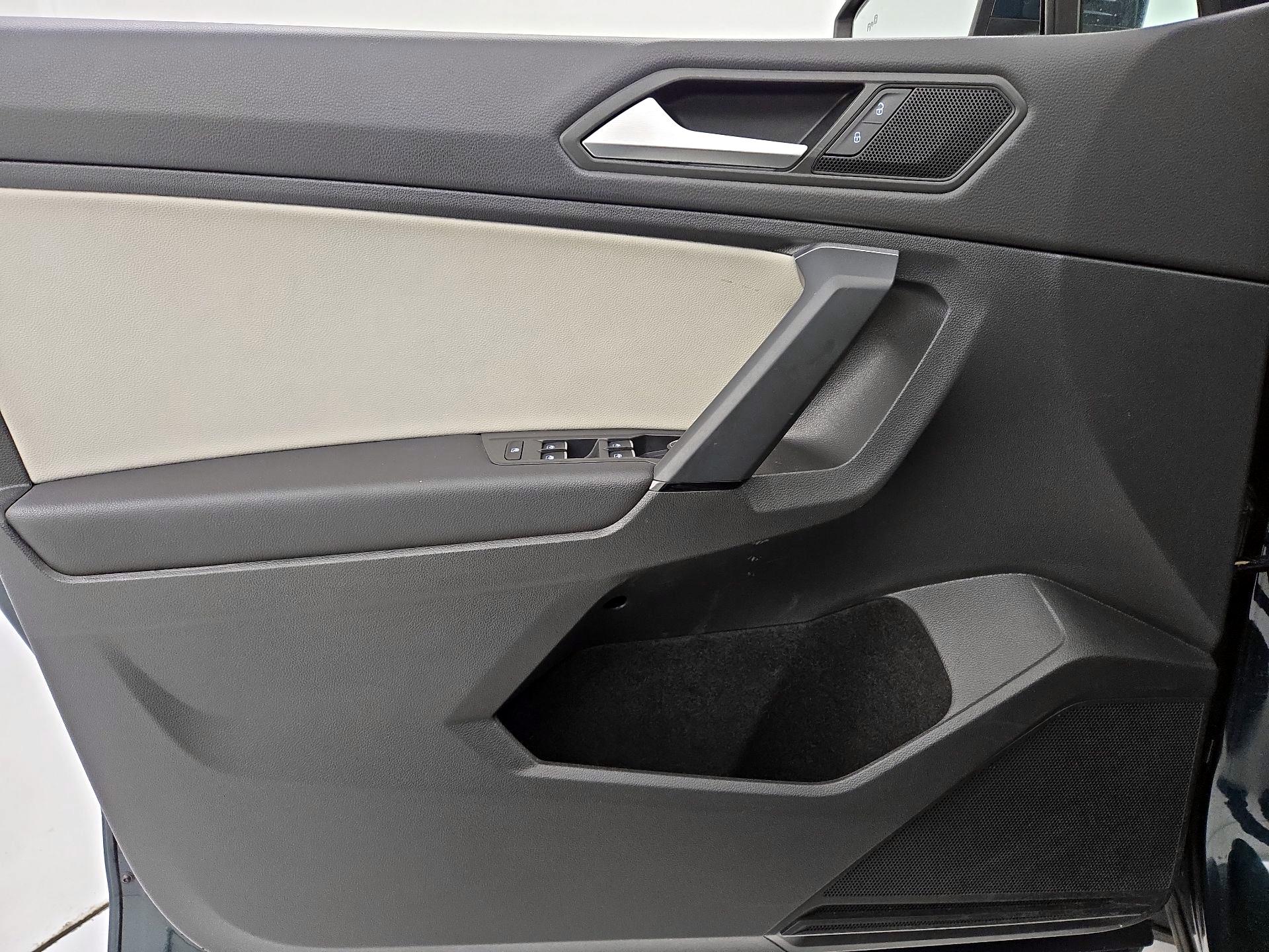 Thumbnail: 2019 Volkswagen Tiguan - 12