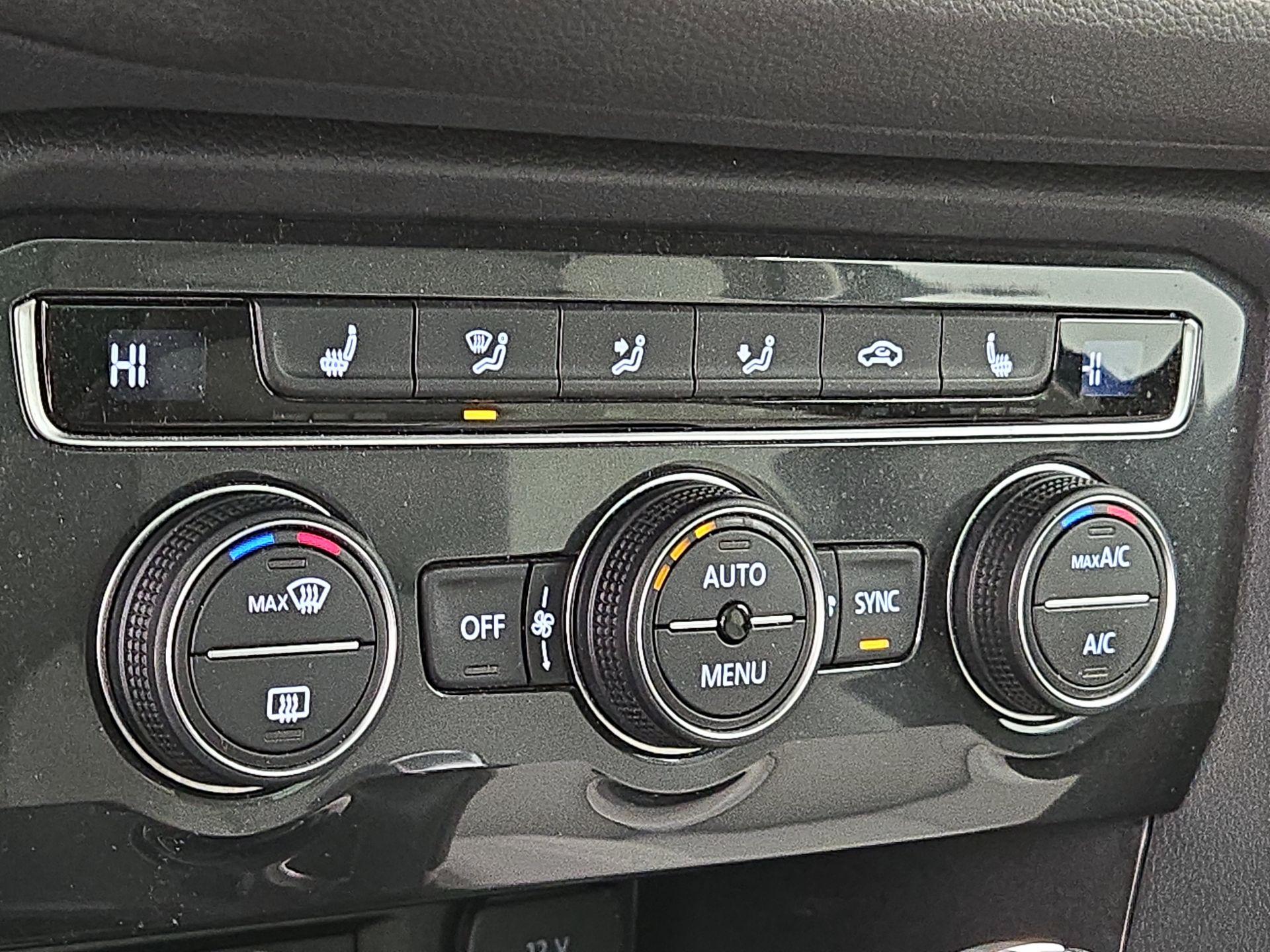 Thumbnail: 2019 Volkswagen Tiguan - 15