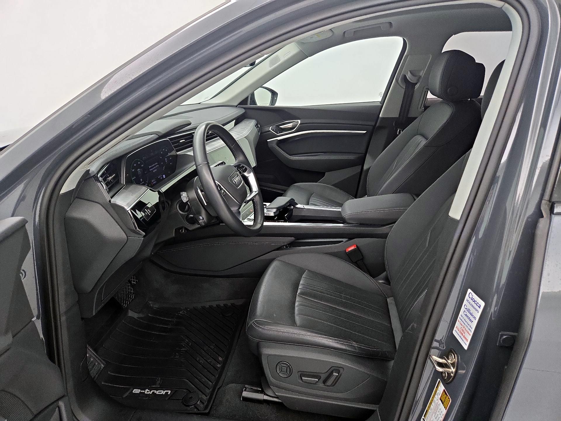 Thumbnail: 2024 Audi Q8 e-tron - 11