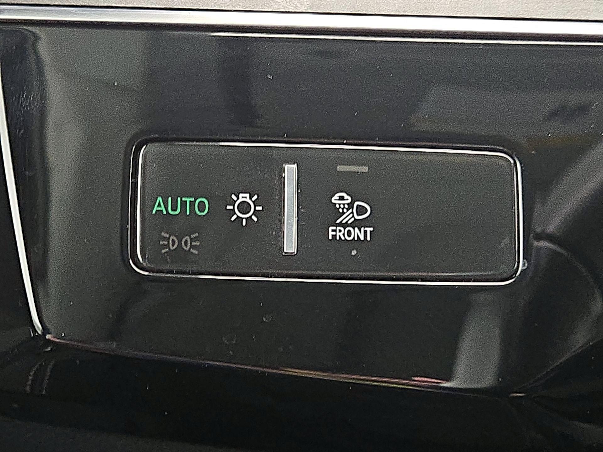 Thumbnail: 2024 Audi Q8 e-tron - 13