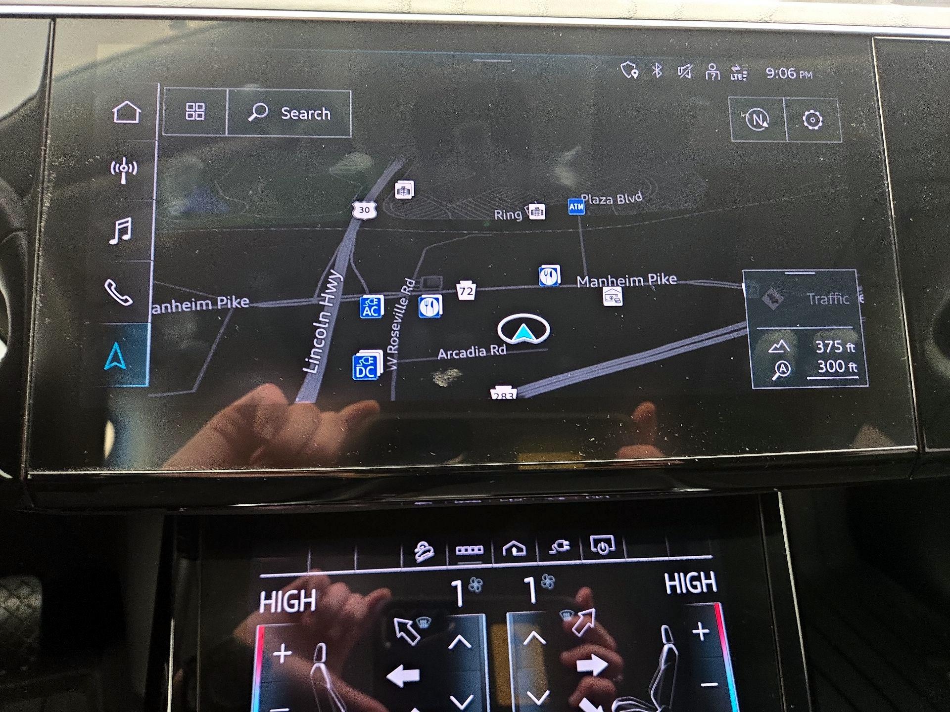 Thumbnail: 2024 Audi Q8 e-tron - 14