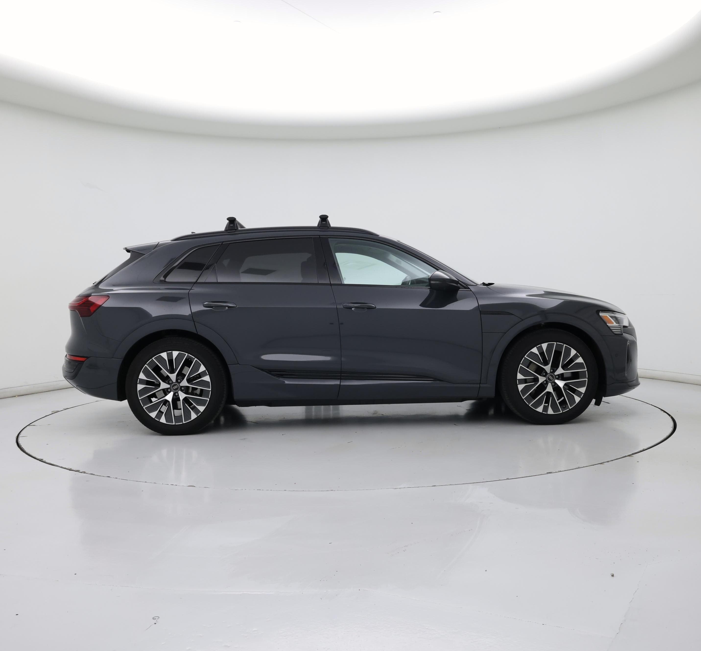 Thumbnail: 2024 Audi Q8 e-tron - 7