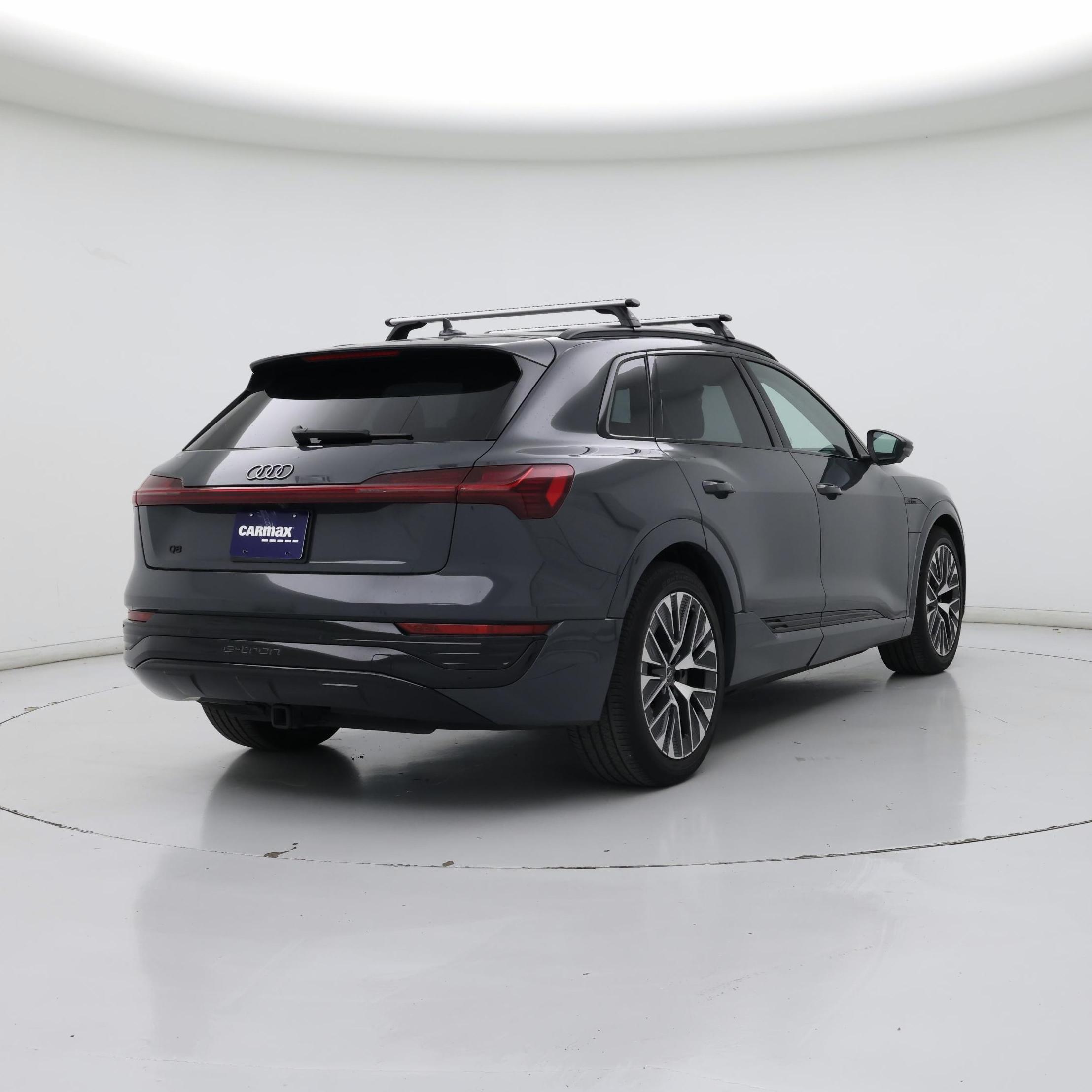 Thumbnail: 2024 Audi Q8 e-tron - 8