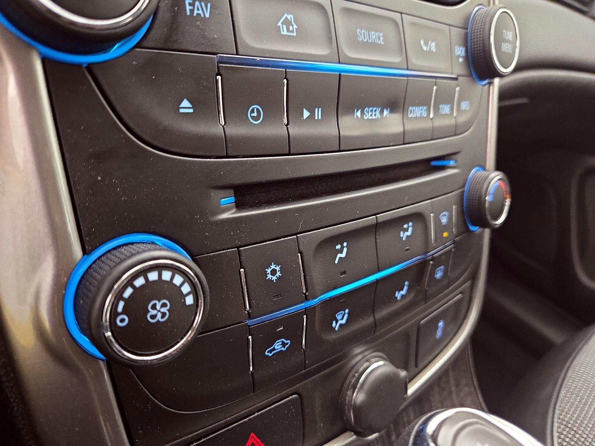 Thumbnail: 2015 Chevrolet Malibu - 15