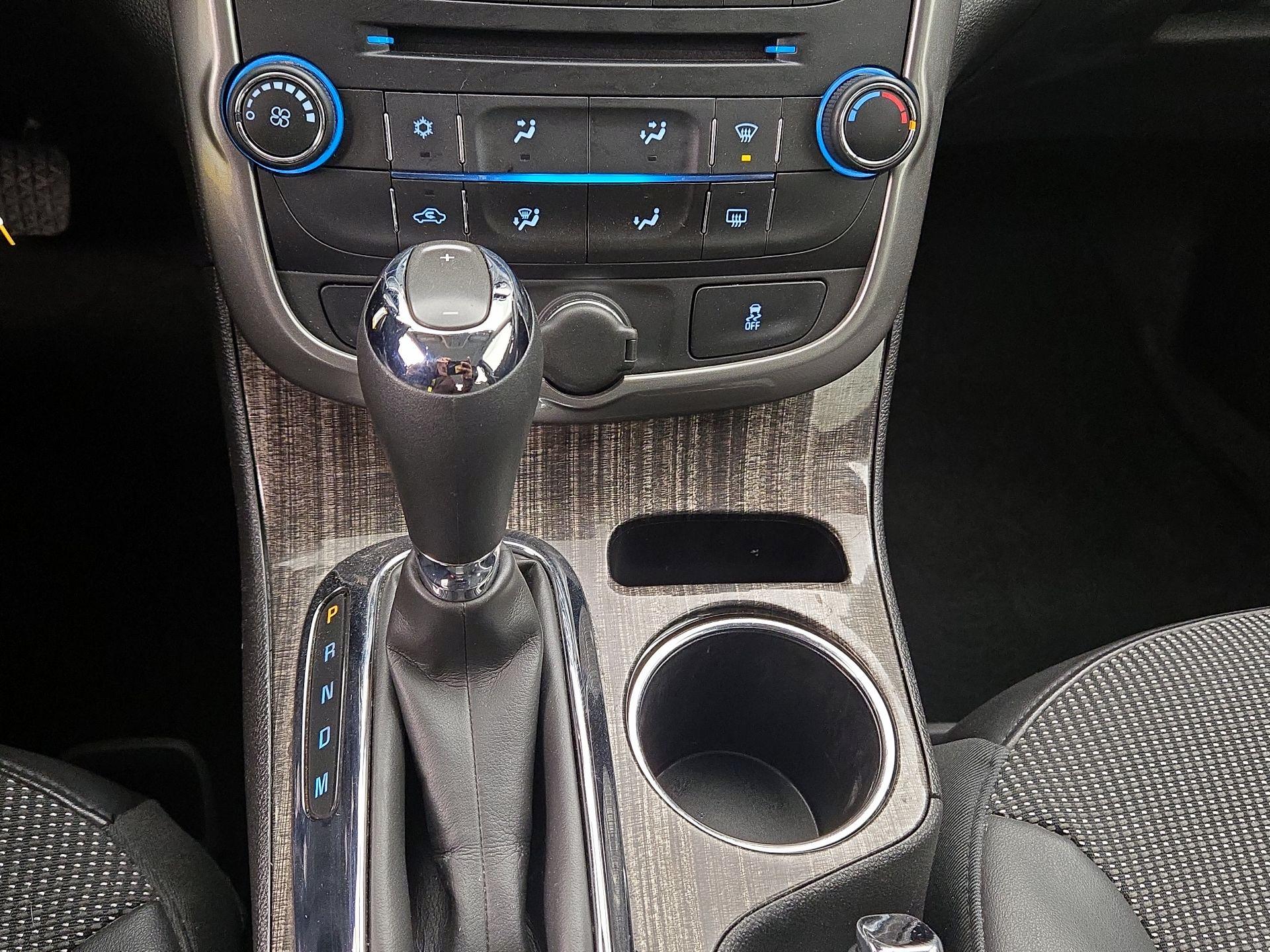 Thumbnail: 2015 Chevrolet Malibu - 16