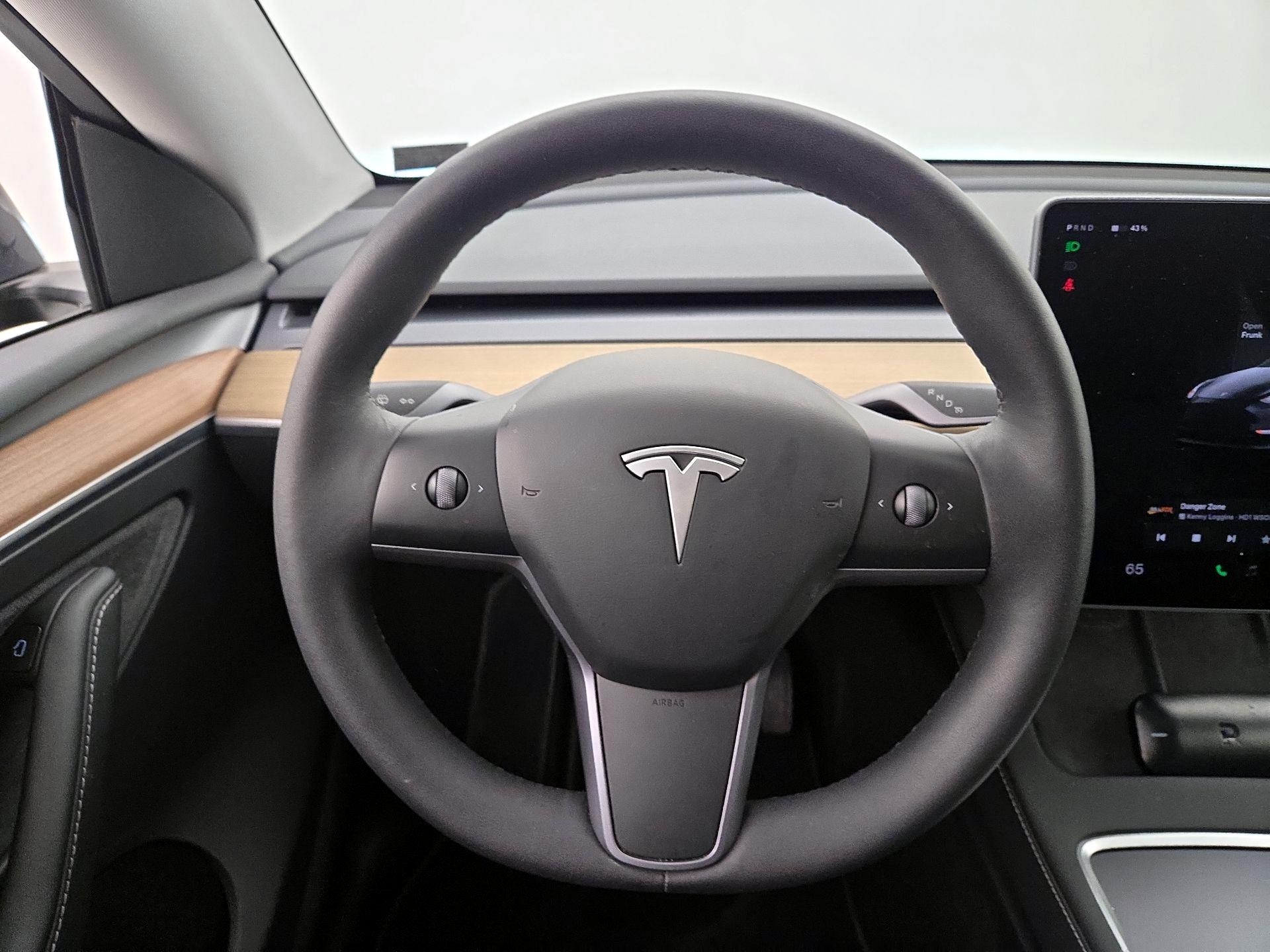 Thumbnail: 2023 Tesla Model Y - 10