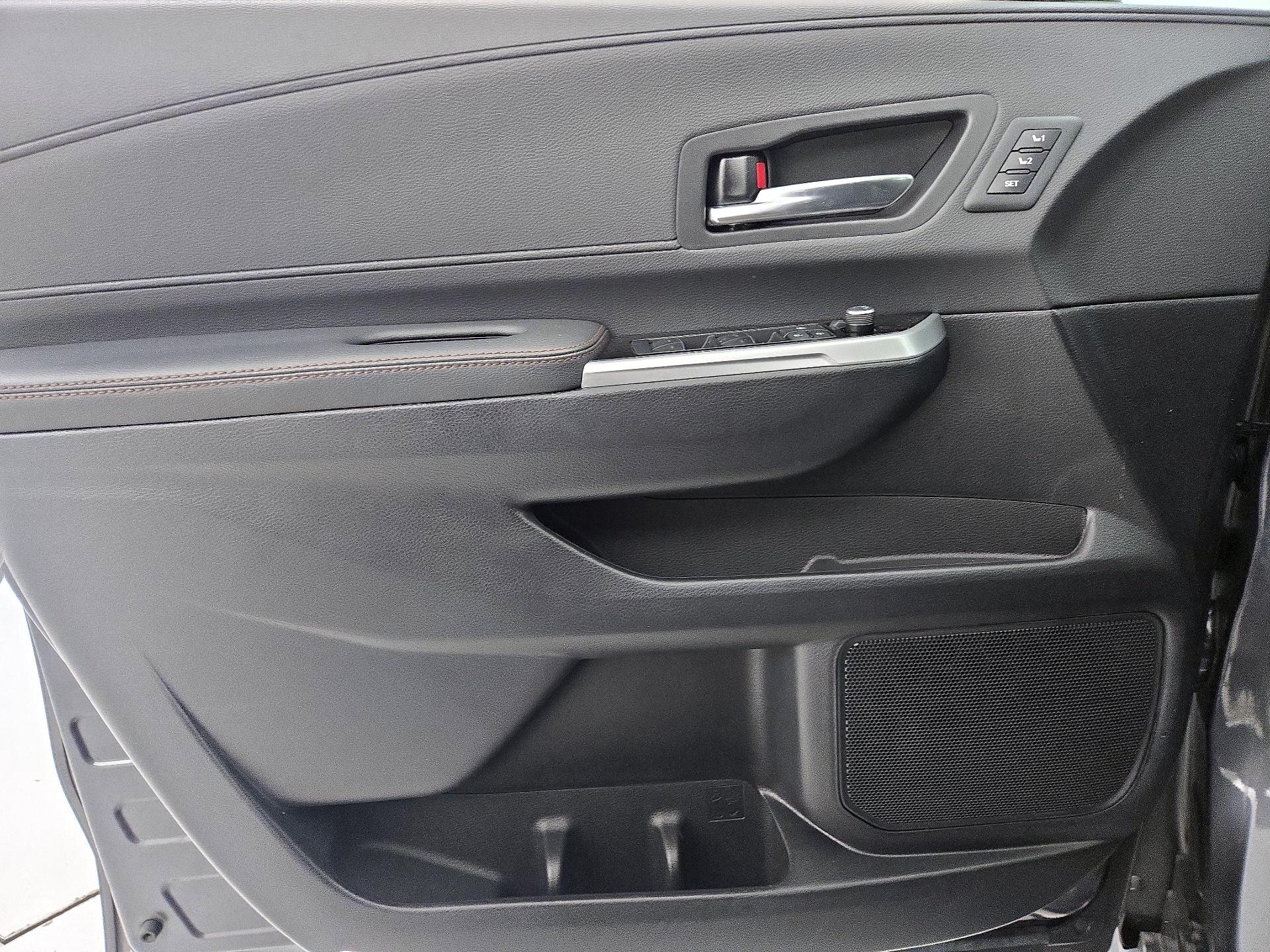 Thumbnail: 2025 Toyota Sienna - 12