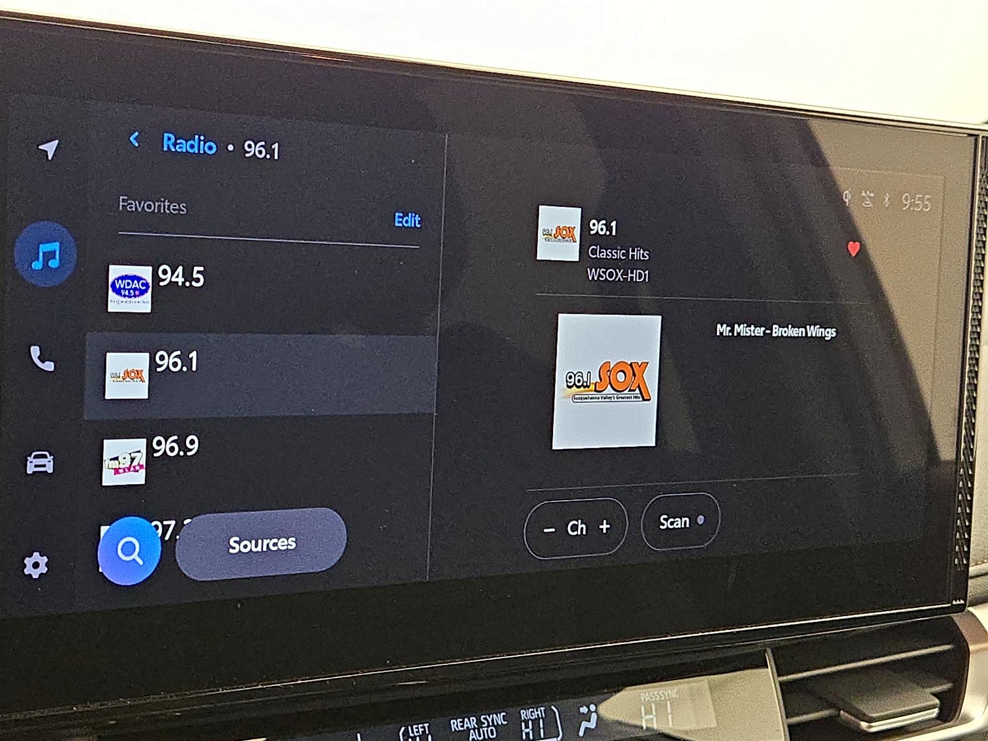 Thumbnail: 2025 Toyota Sienna - 15