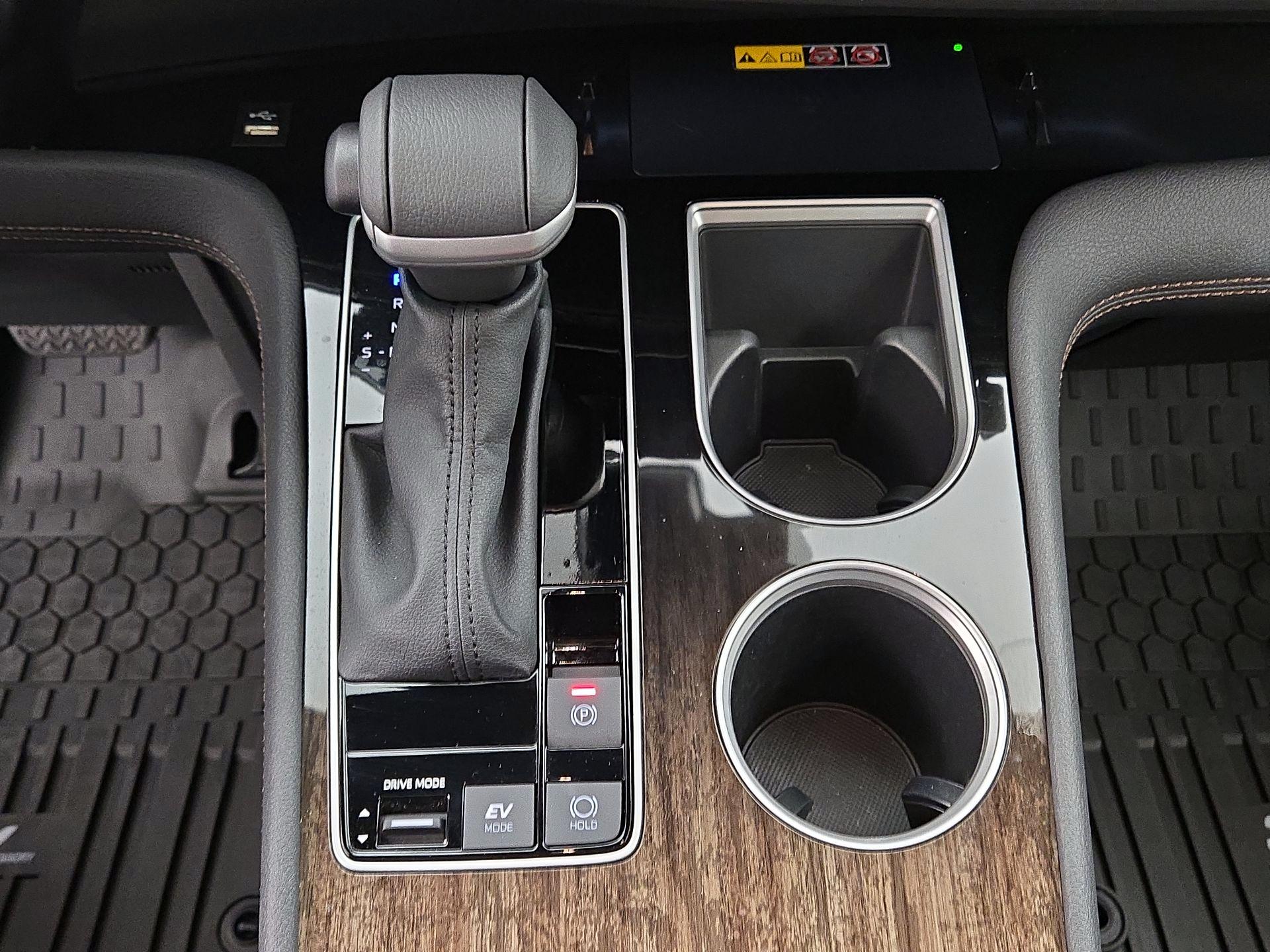 Thumbnail: 2025 Toyota Sienna - 17