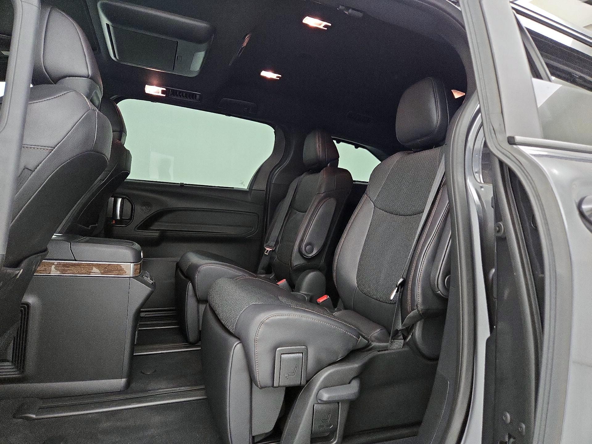 Thumbnail: 2025 Toyota Sienna - 20