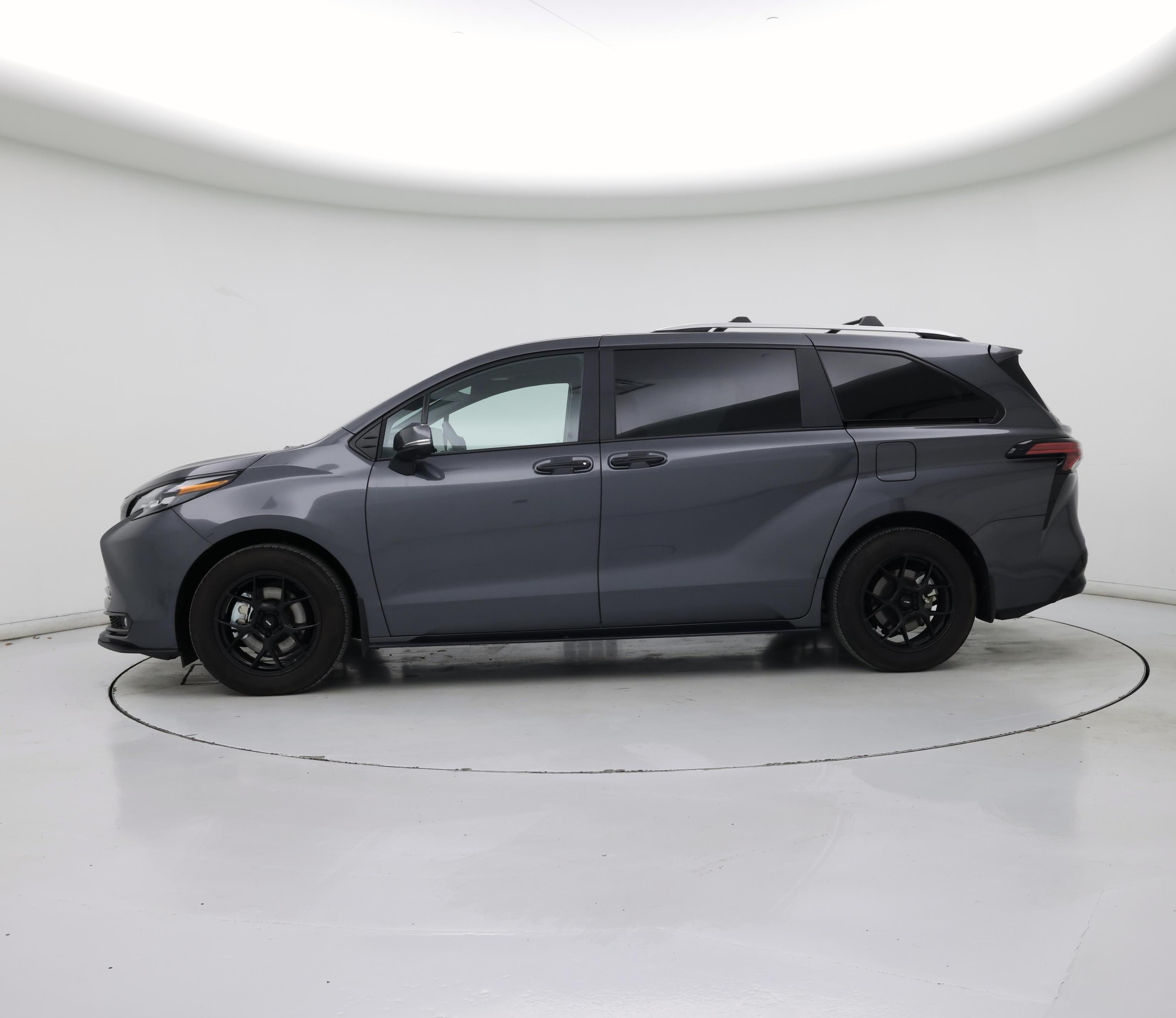 Thumbnail: 2025 Toyota Sienna - 3