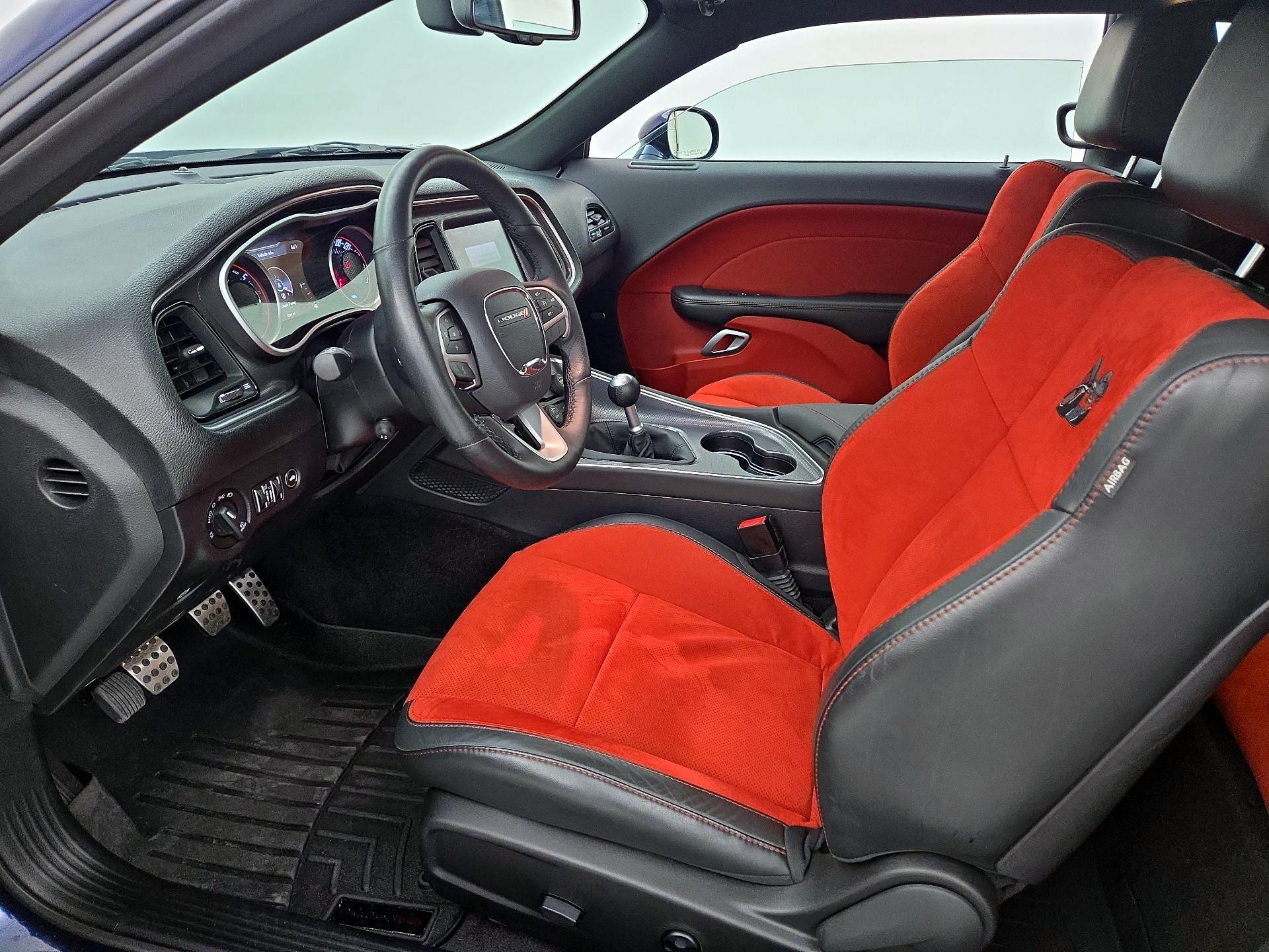 Thumbnail: 2016 Dodge Challenger - 11