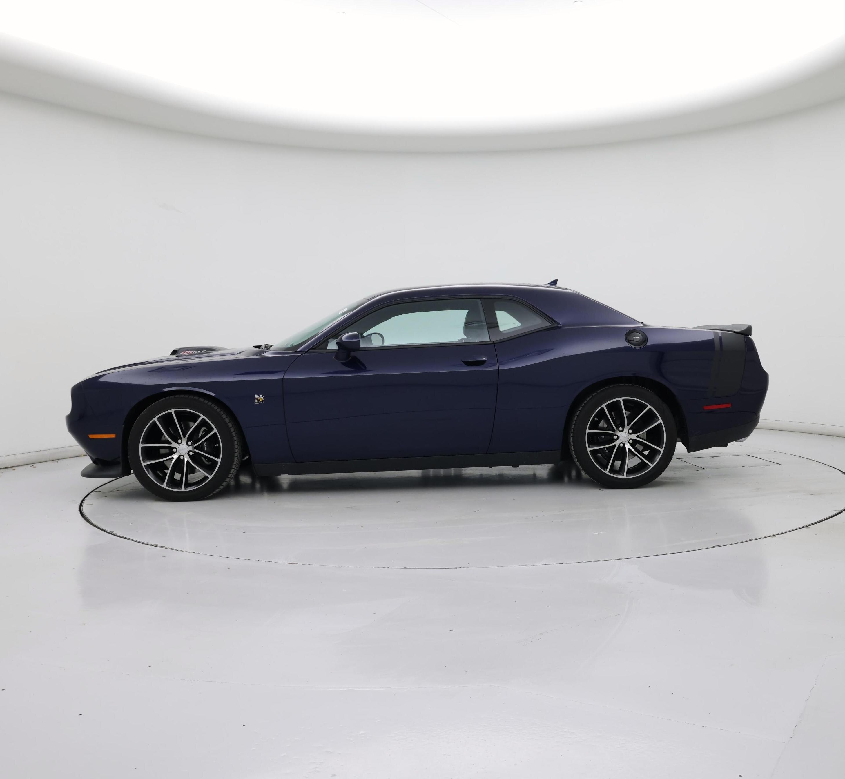 Thumbnail: 2016 Dodge Challenger - 3