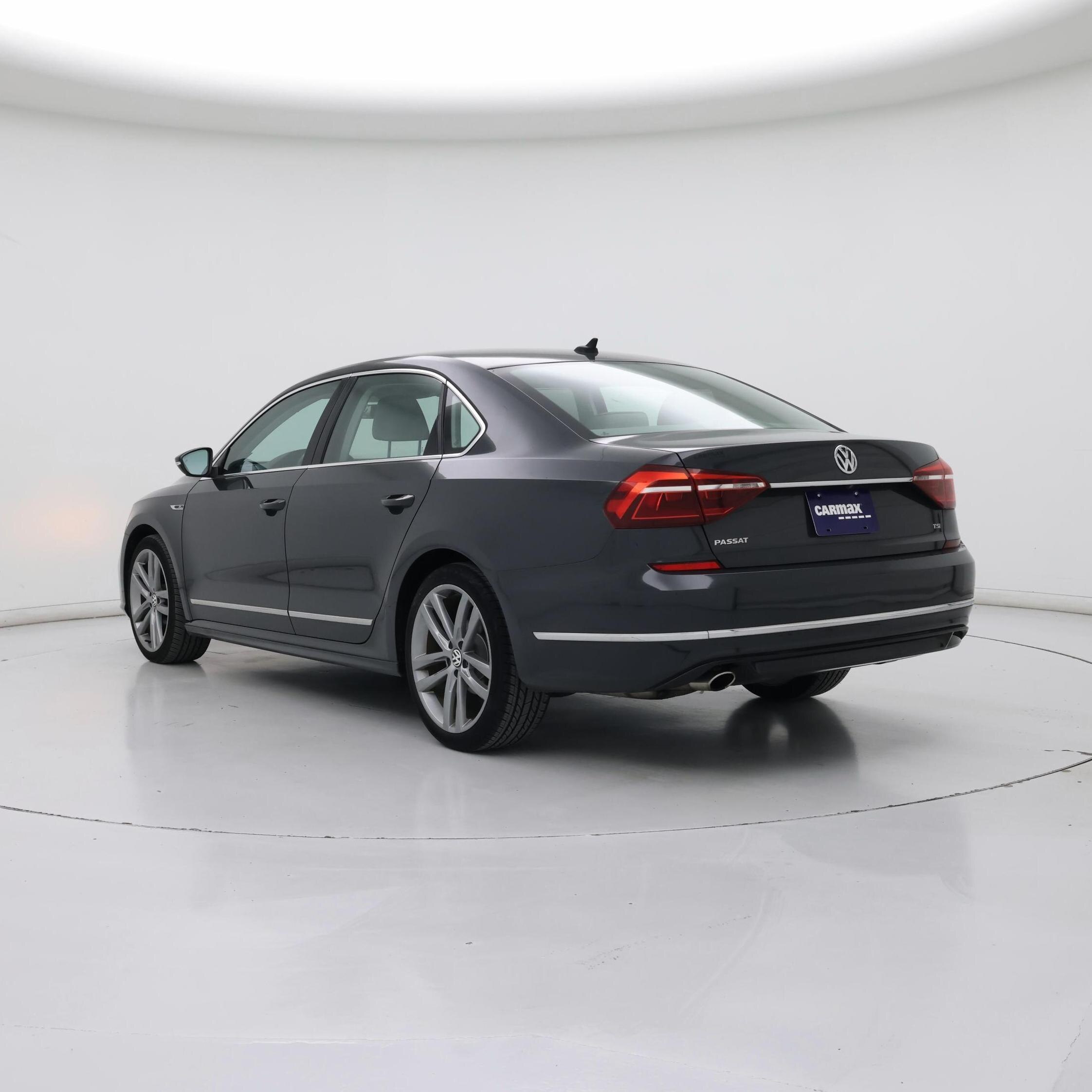 Thumbnail: 2017 Volkswagen Passat - 2