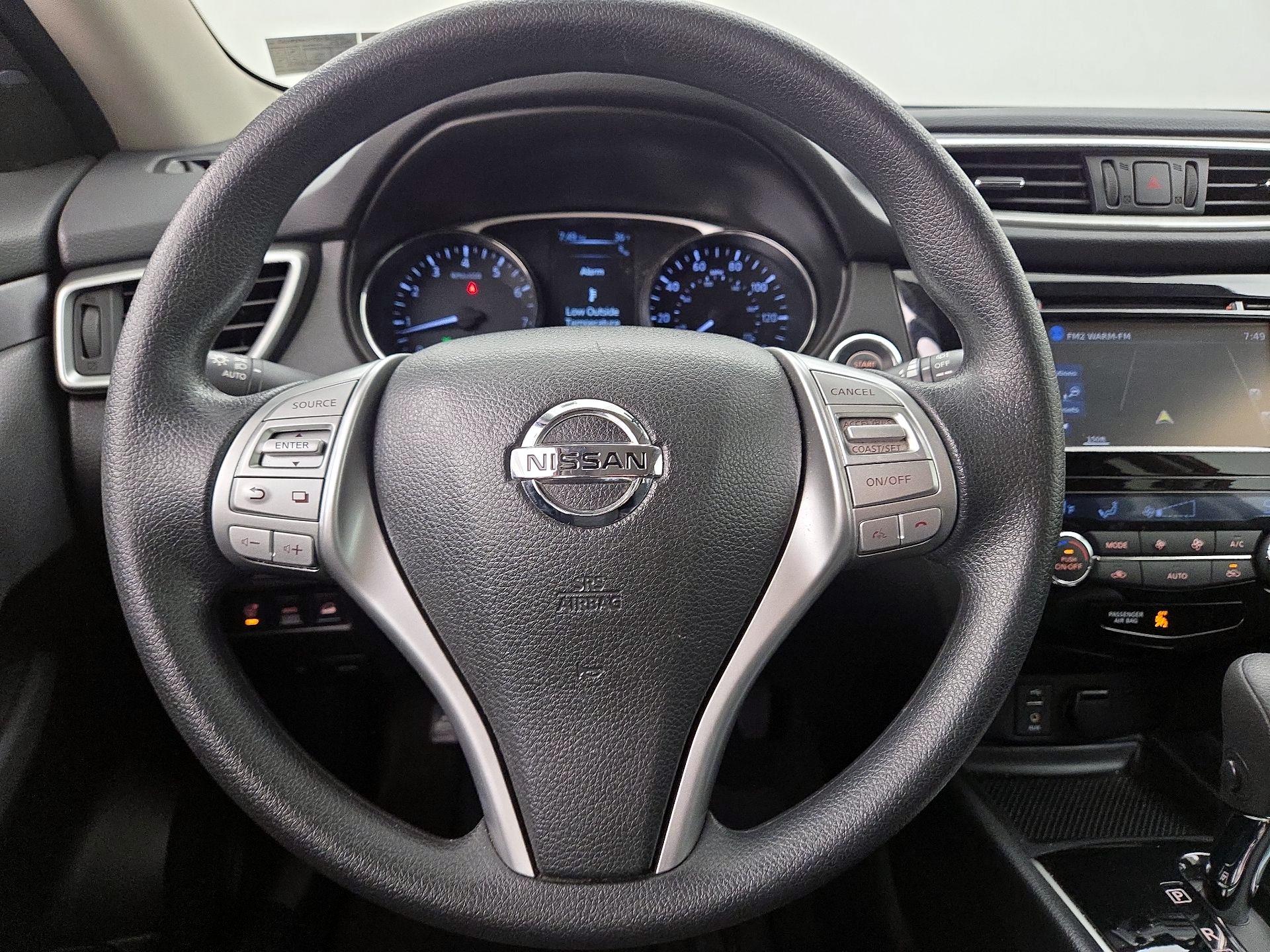 Thumbnail: 2016 Nissan Rogue - 10