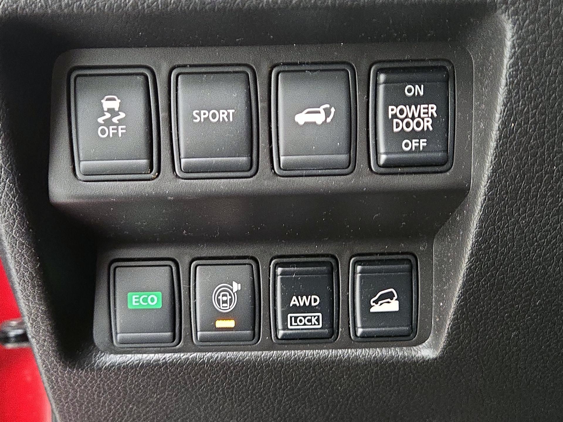 Thumbnail: 2016 Nissan Rogue - 13