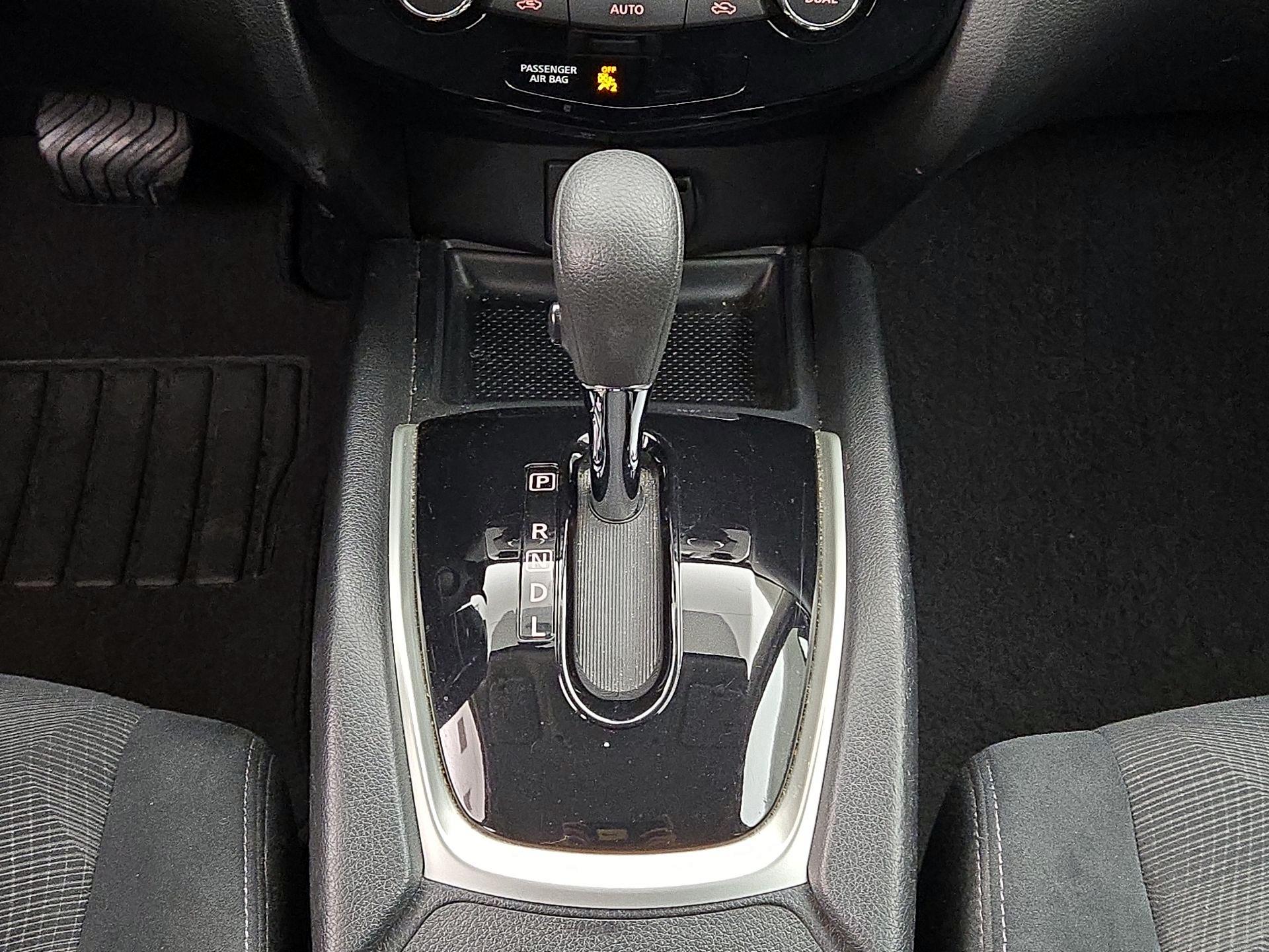 Thumbnail: 2016 Nissan Rogue - 18