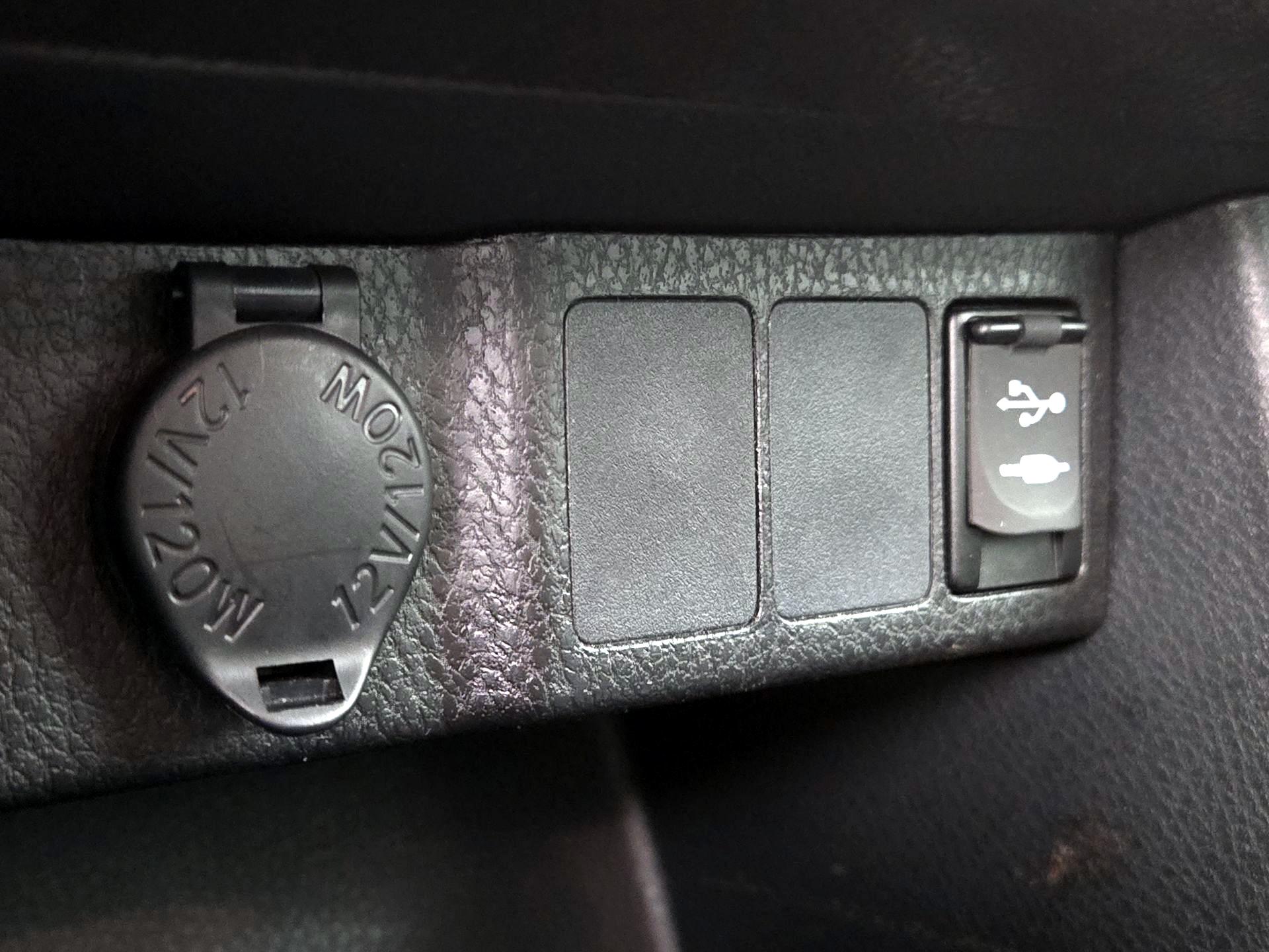 Thumbnail: 2017 Toyota Corolla - 17