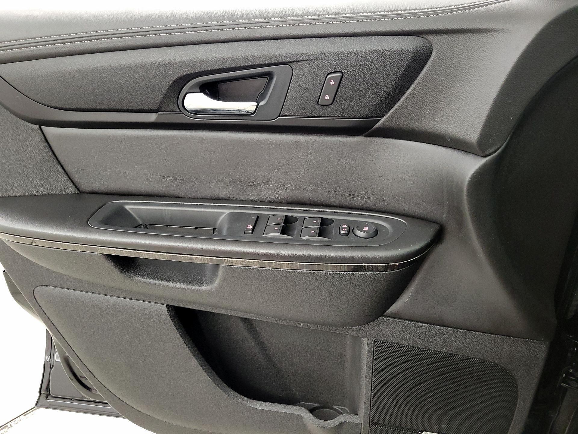 Thumbnail: 2016 GMC Acadia - 12