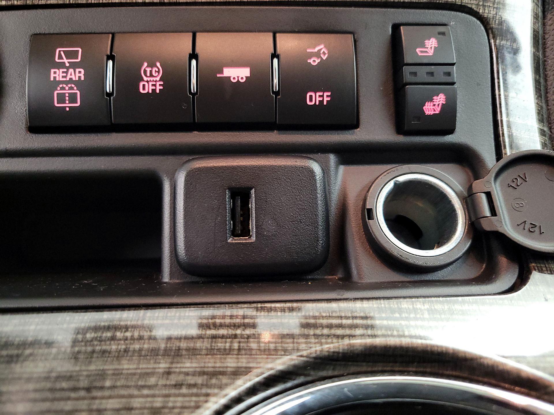 Thumbnail: 2016 GMC Acadia - 18