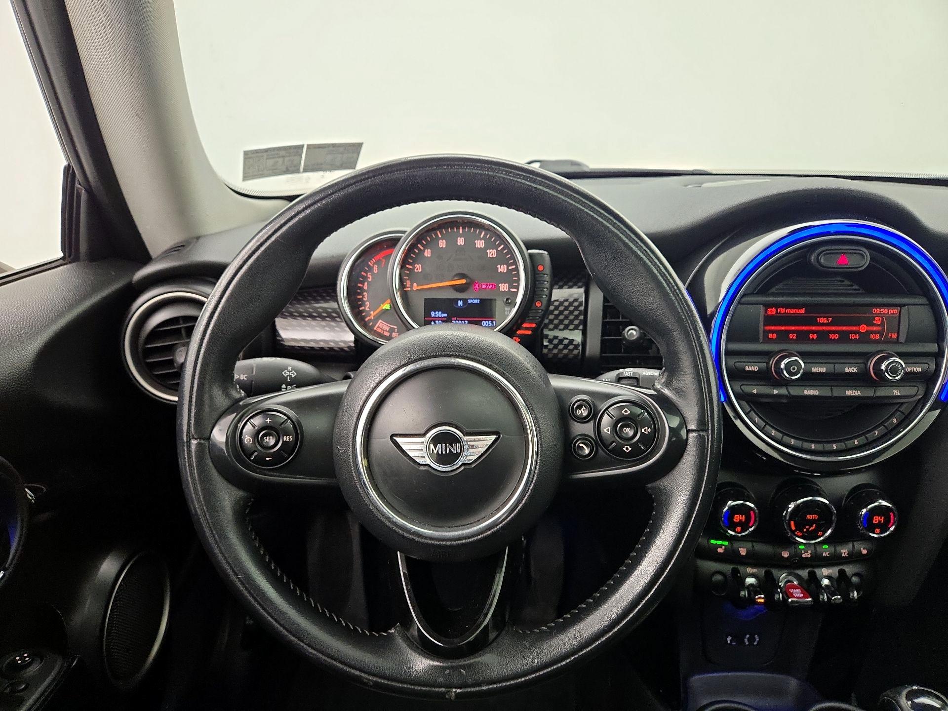 Thumbnail: 2015 MINI Cooper Hardtop - 10