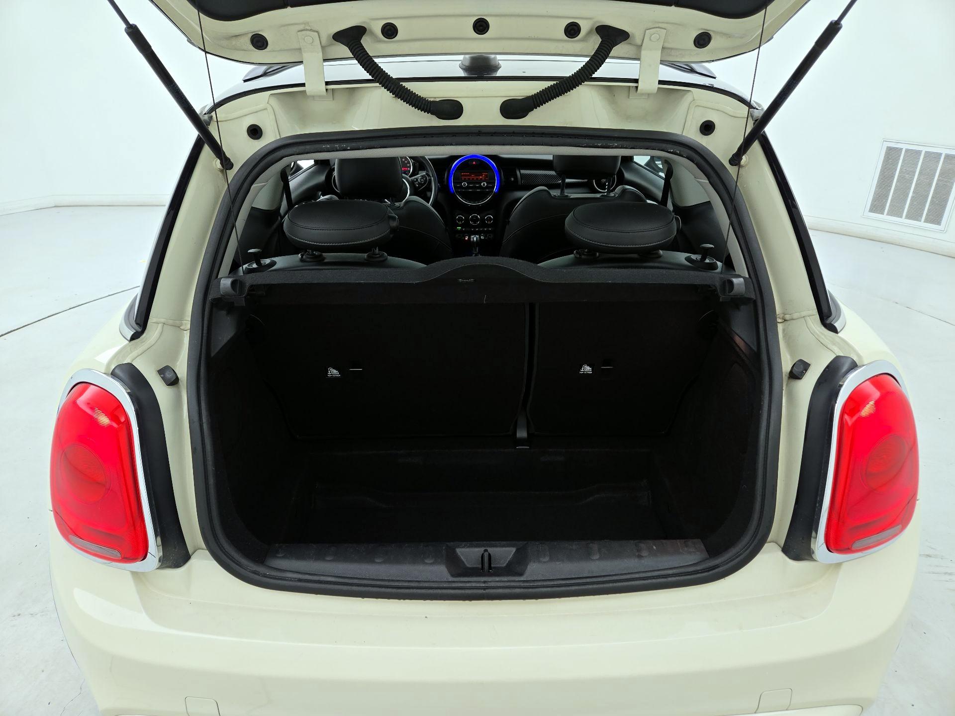 Thumbnail: 2015 MINI Cooper Hardtop - 19