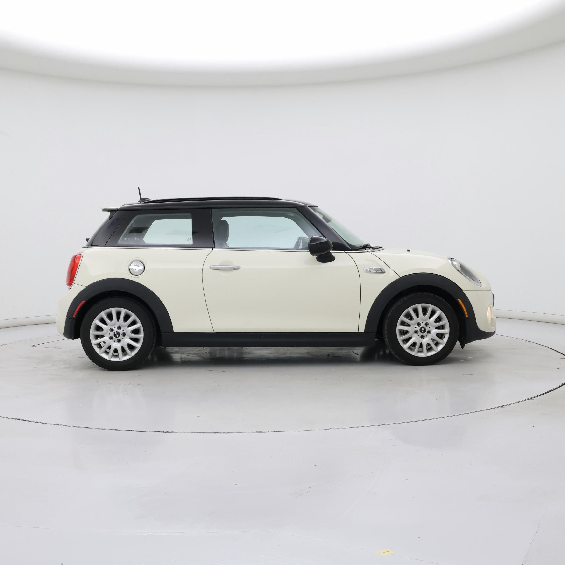 Thumbnail: 2015 MINI Cooper Hardtop - 7