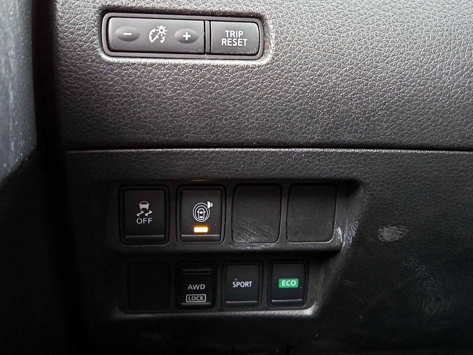 Thumbnail: 2017 Nissan Rogue - 13