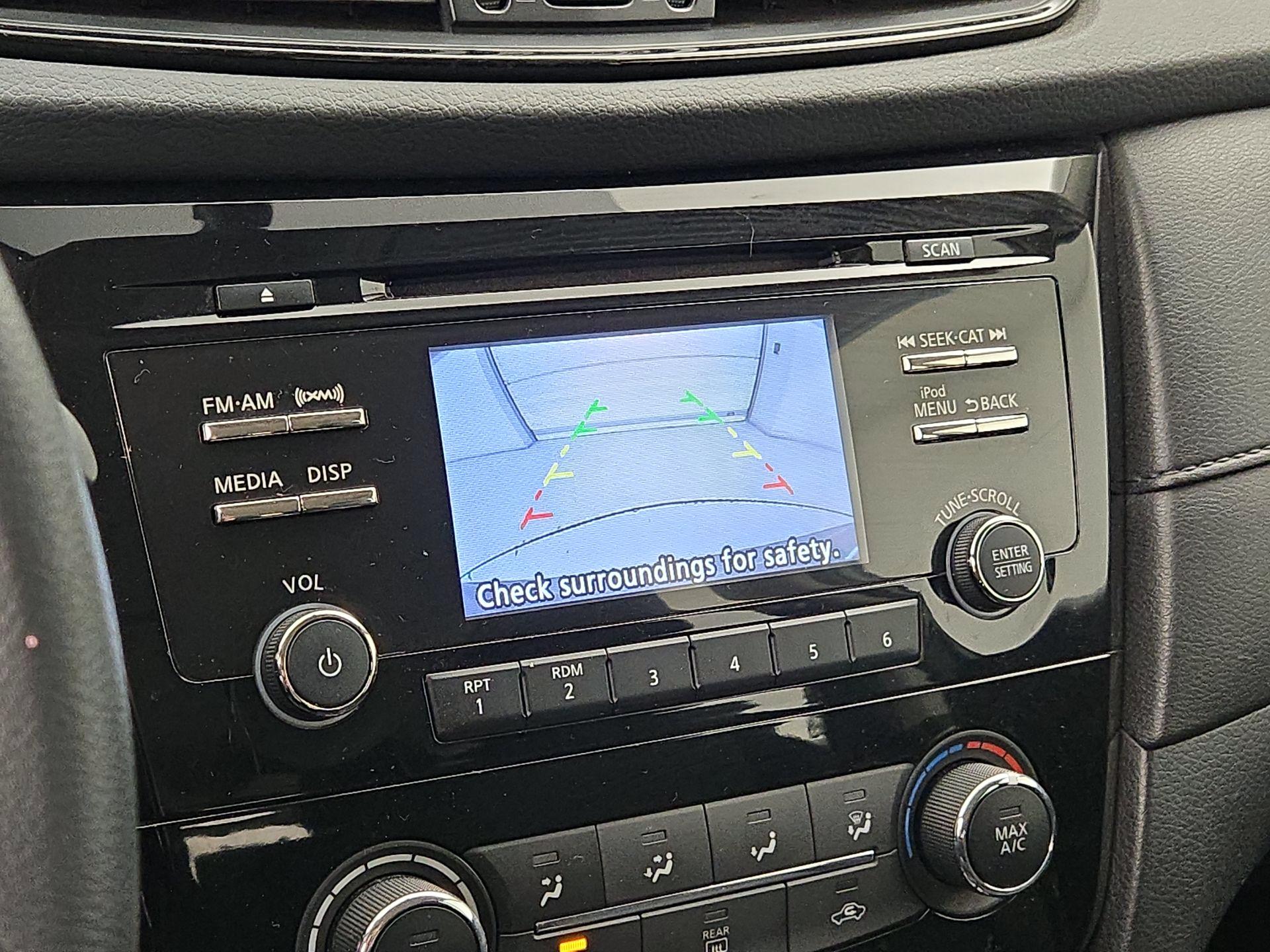 Thumbnail: 2017 Nissan Rogue - 14