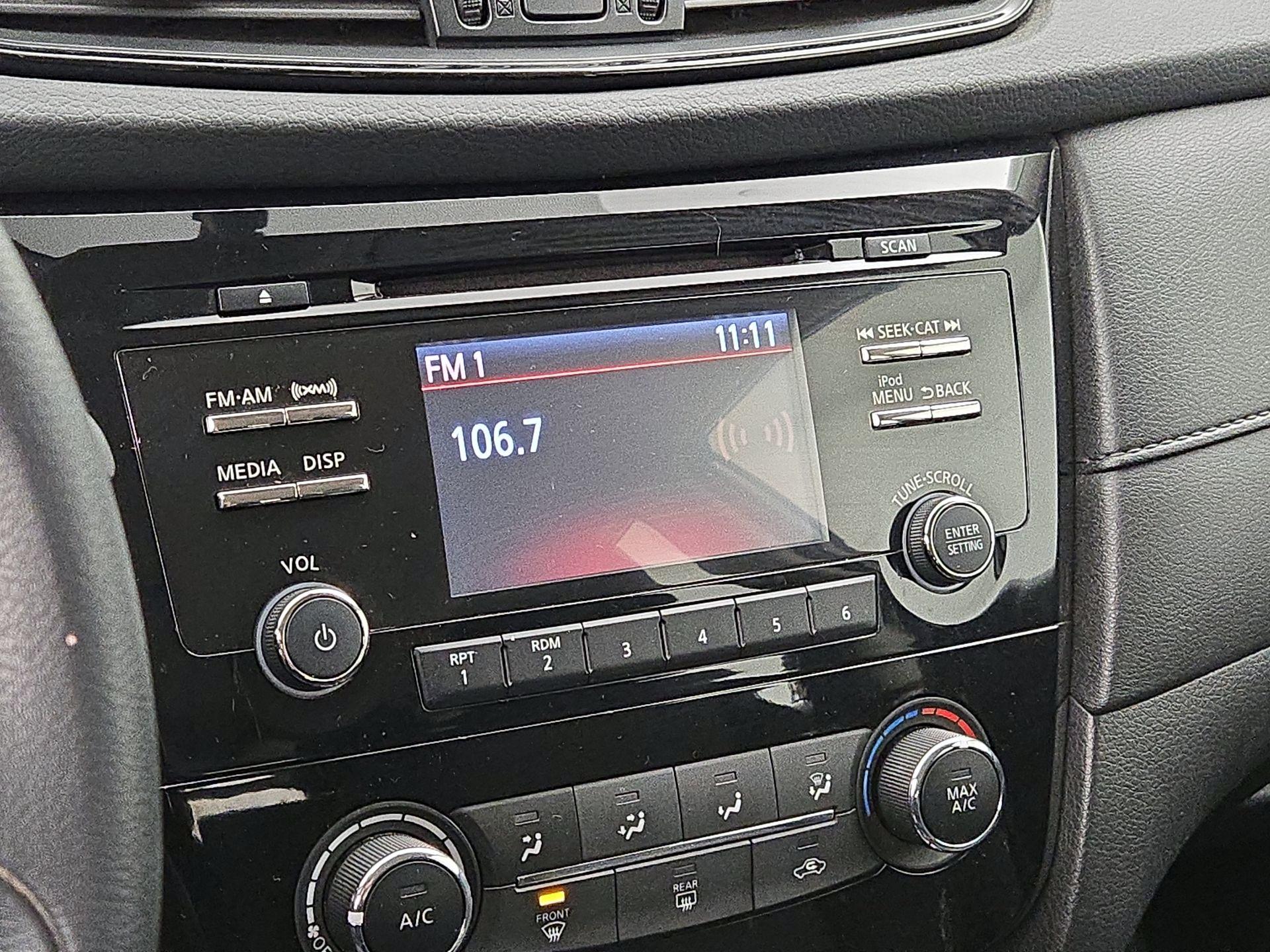 Thumbnail: 2017 Nissan Rogue - 15