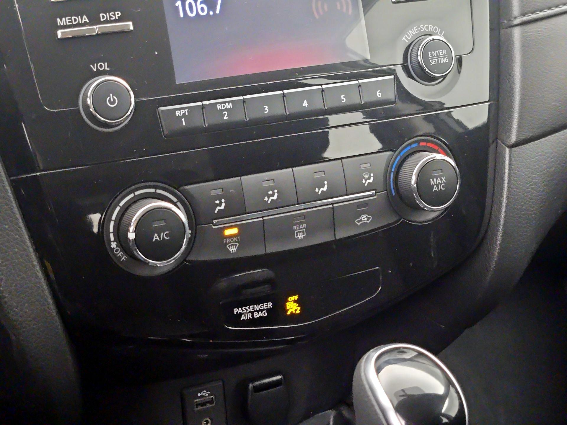 Thumbnail: 2017 Nissan Rogue - 16