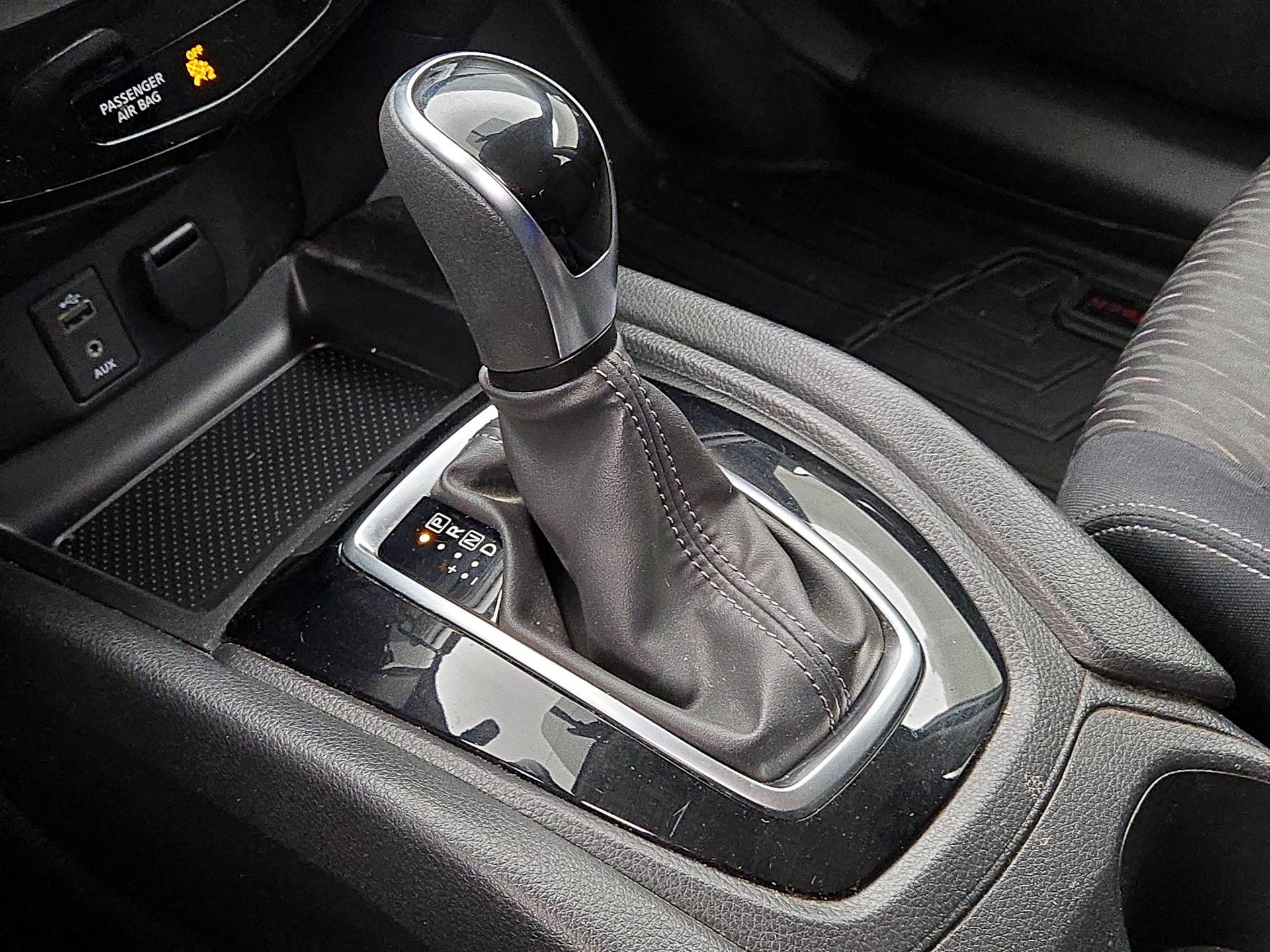 Thumbnail: 2017 Nissan Rogue - 17