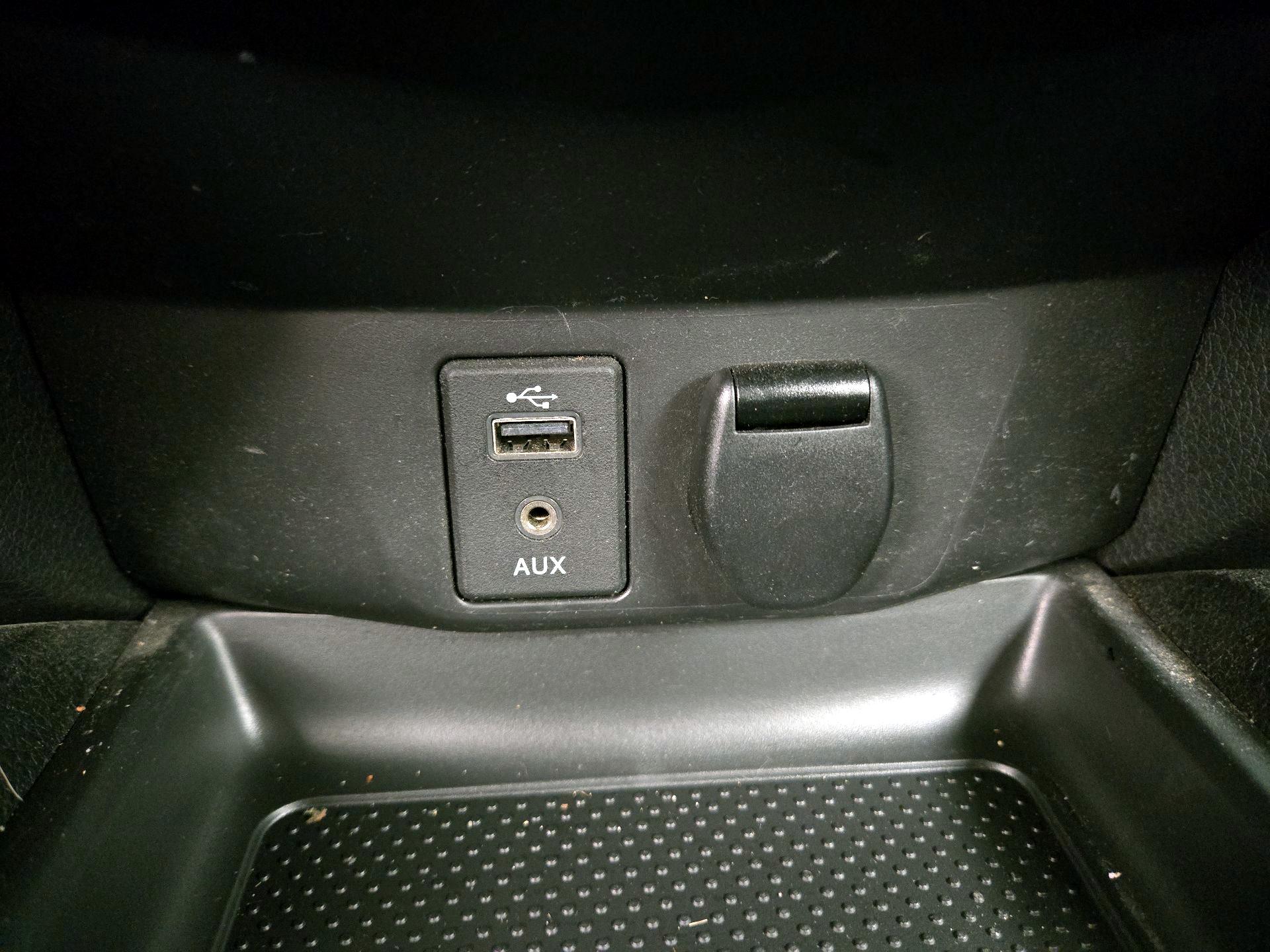 Thumbnail: 2017 Nissan Rogue - 18