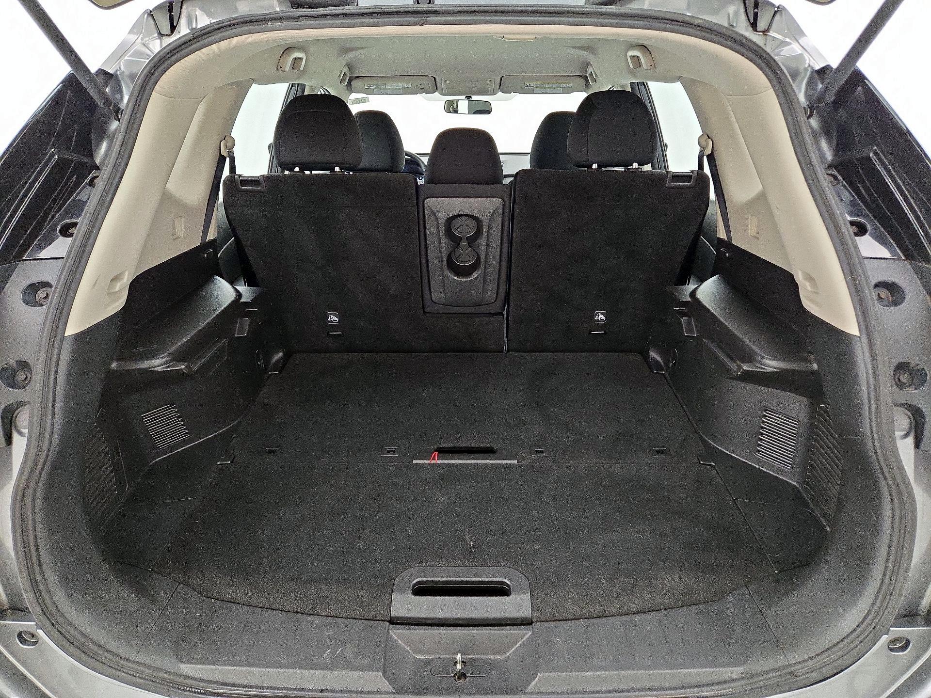 Thumbnail: 2017 Nissan Rogue - 20