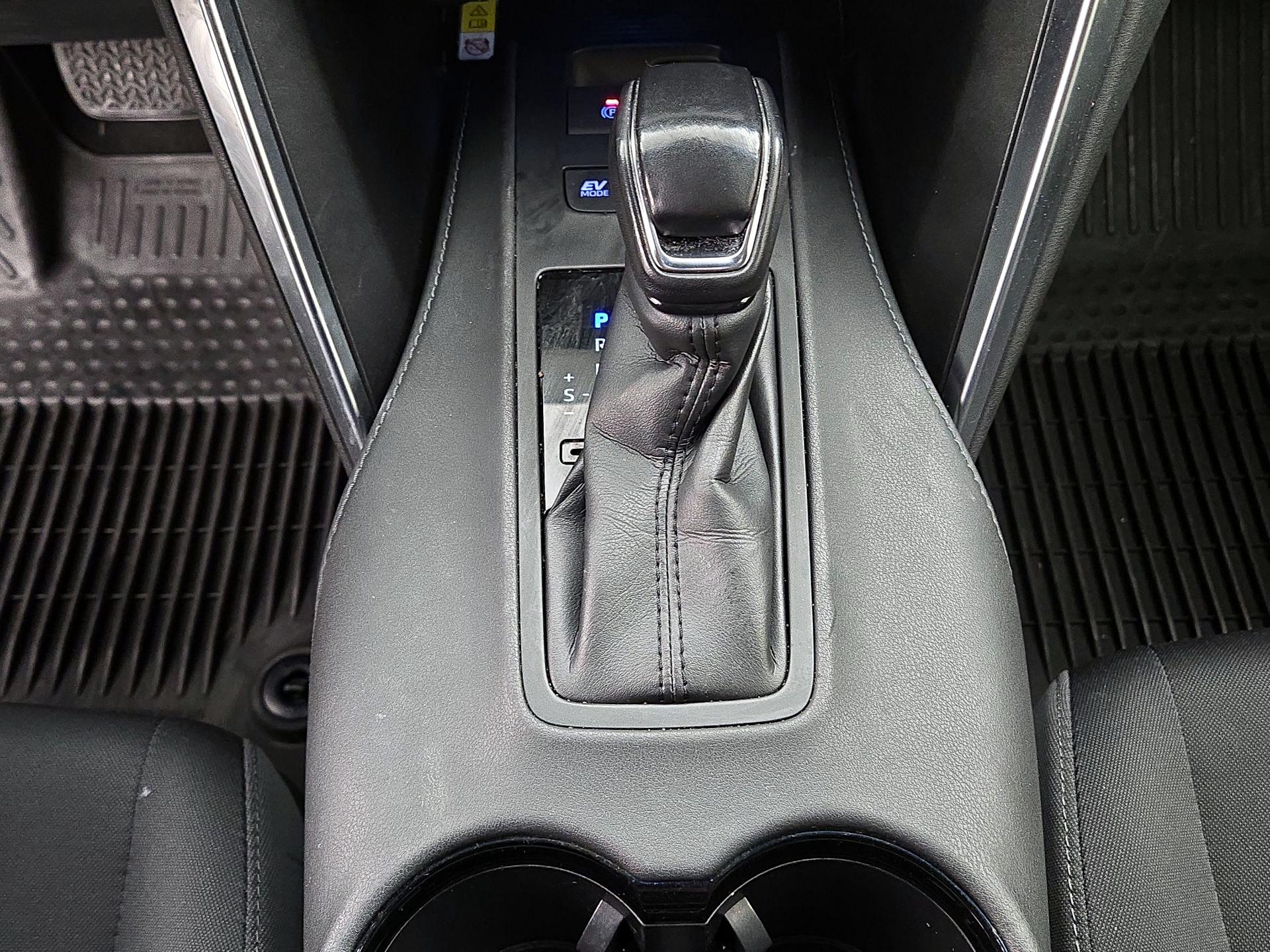 Thumbnail: 2021 Toyota Venza - 16