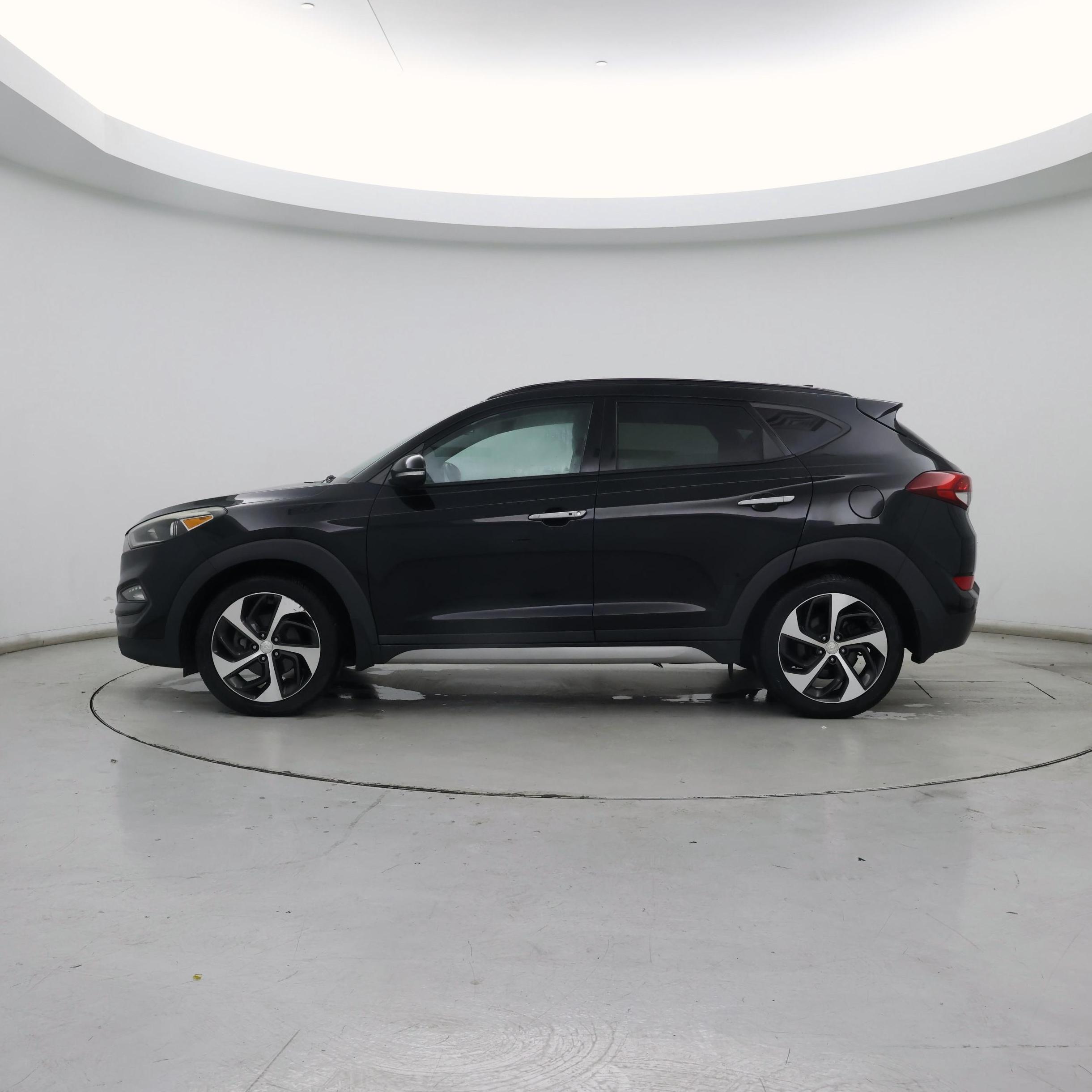 Thumbnail: 2017 Hyundai Tucson - 3