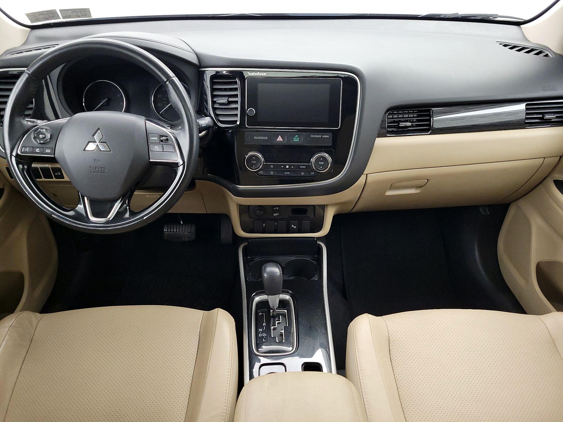 Thumbnail: 2017 Mitsubishi Outlander - 9