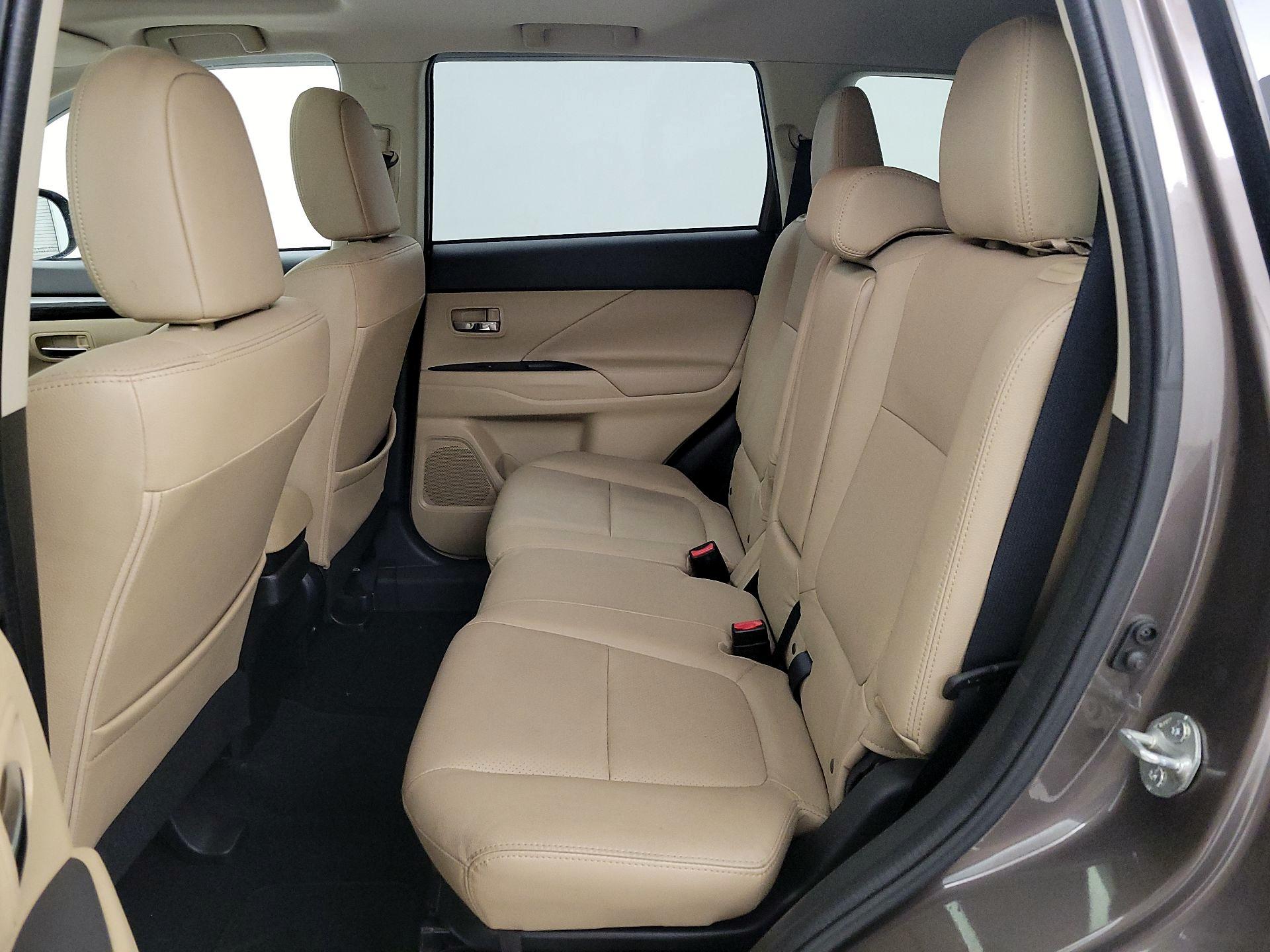 Thumbnail: 2017 Mitsubishi Outlander - 20