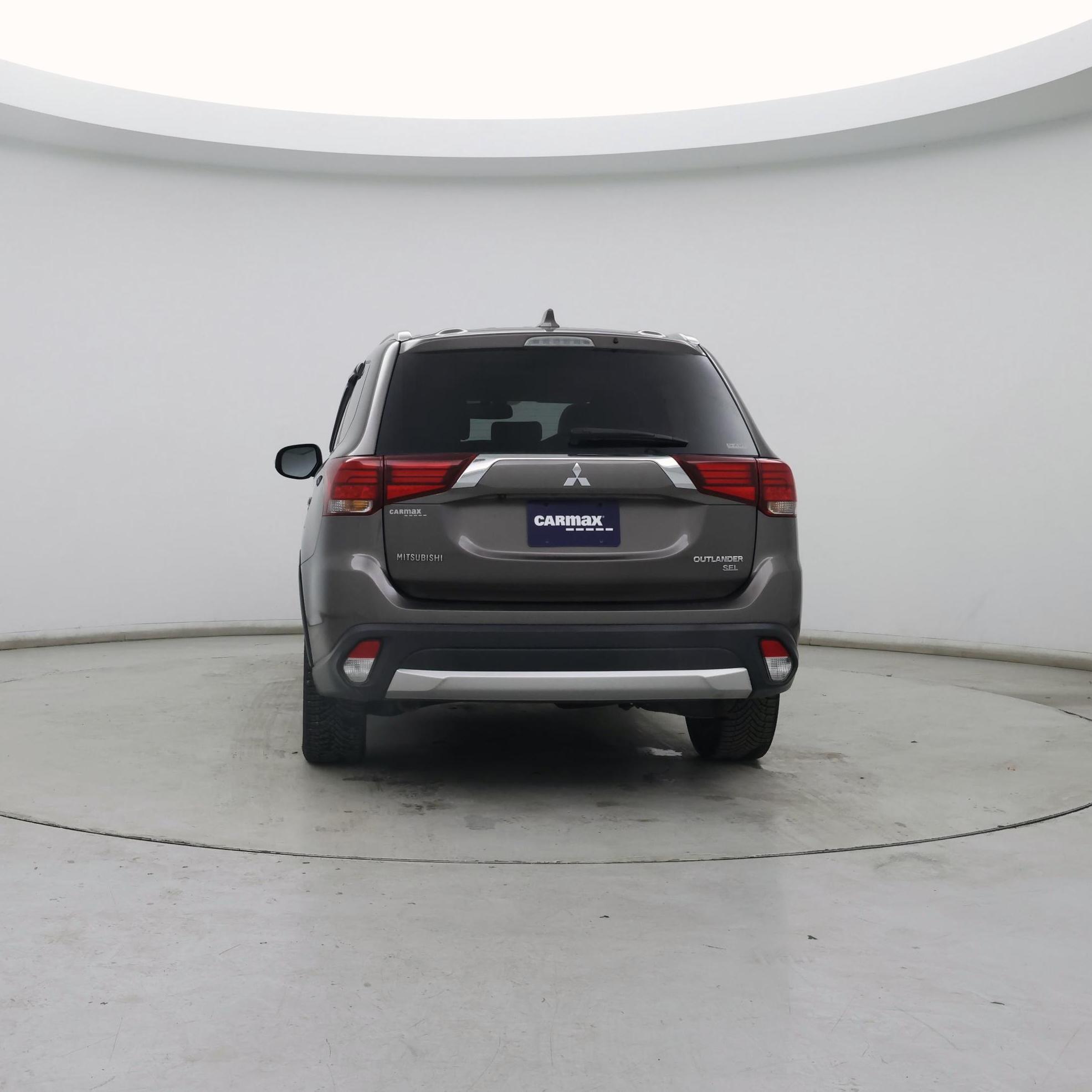 Thumbnail: 2017 Mitsubishi Outlander - 6