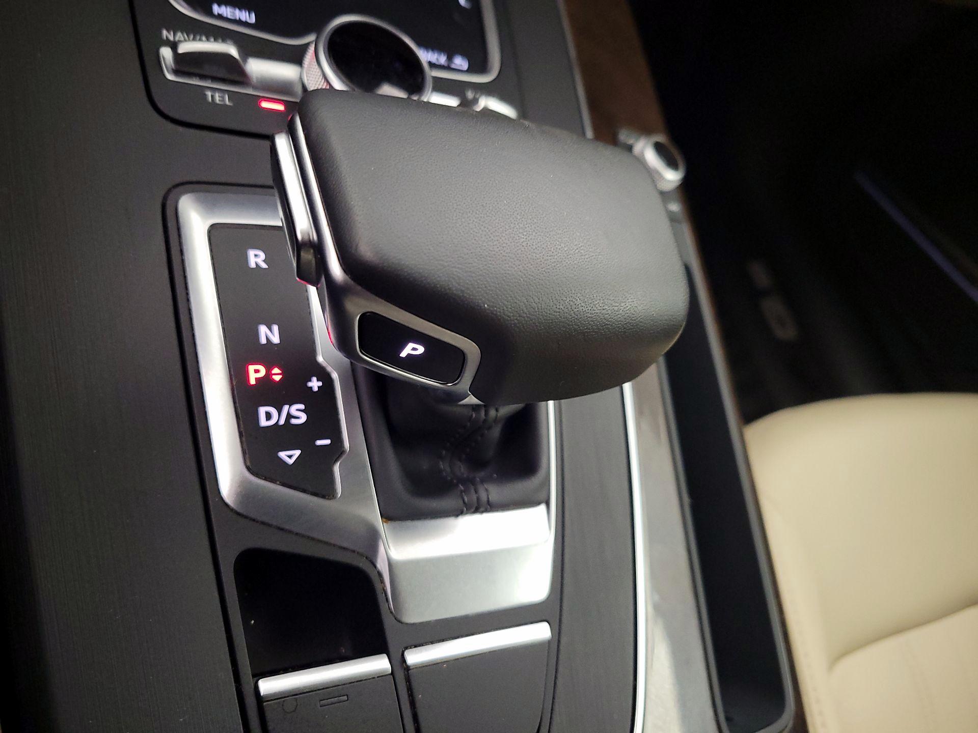 Thumbnail: 2020 Audi Q5 - 18