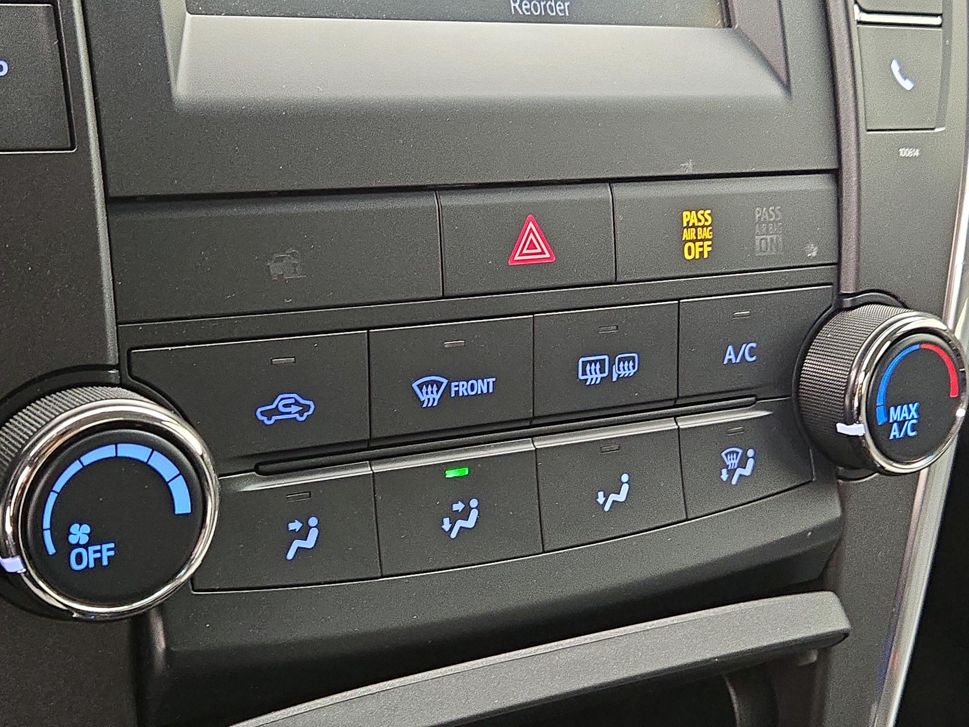 Thumbnail: 2017 Toyota Camry - 15