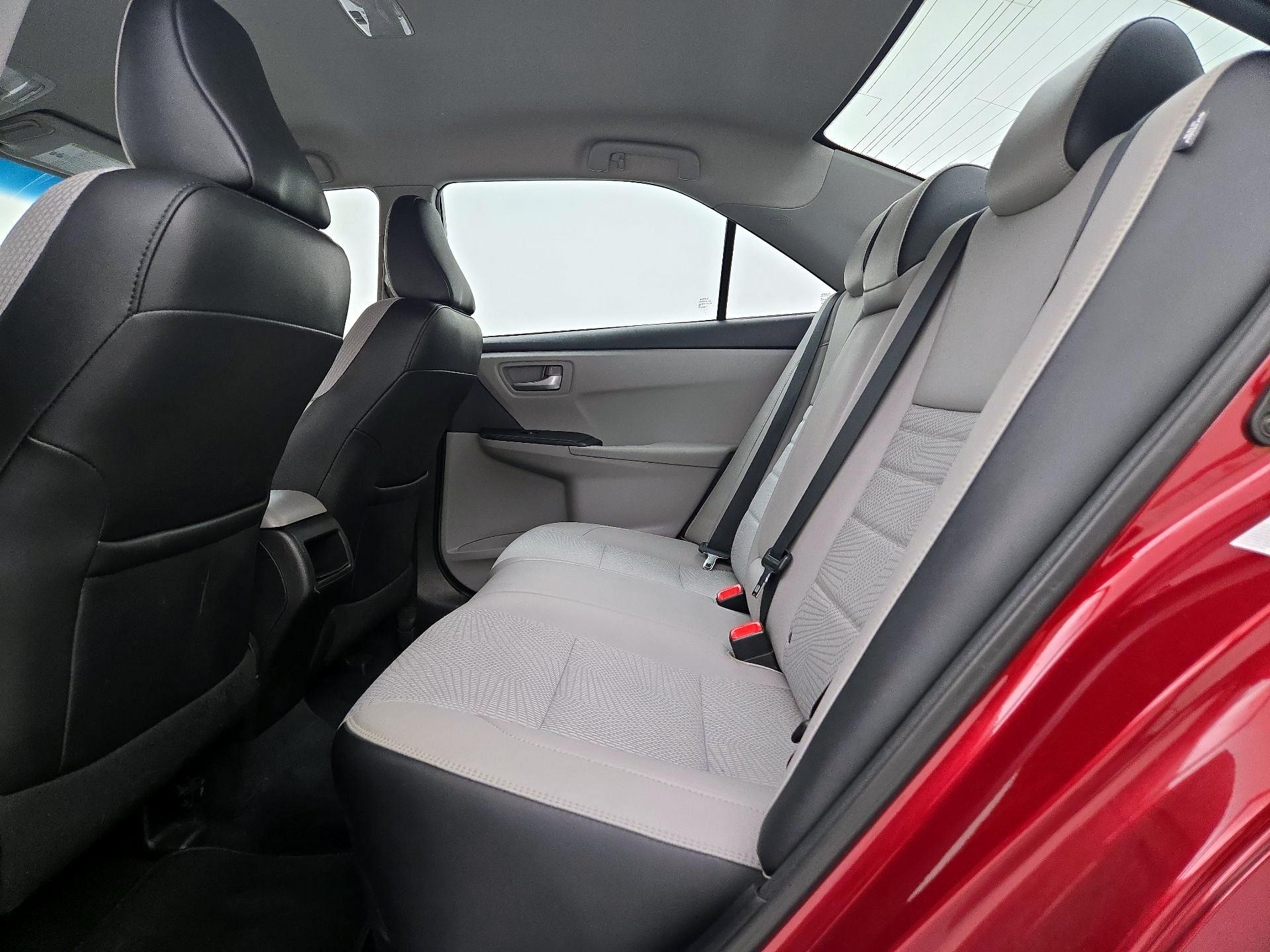 Thumbnail: 2017 Toyota Camry - 18