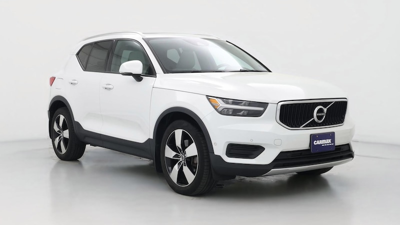 2019 Volvo XC40 T5 Momentum Hero Image