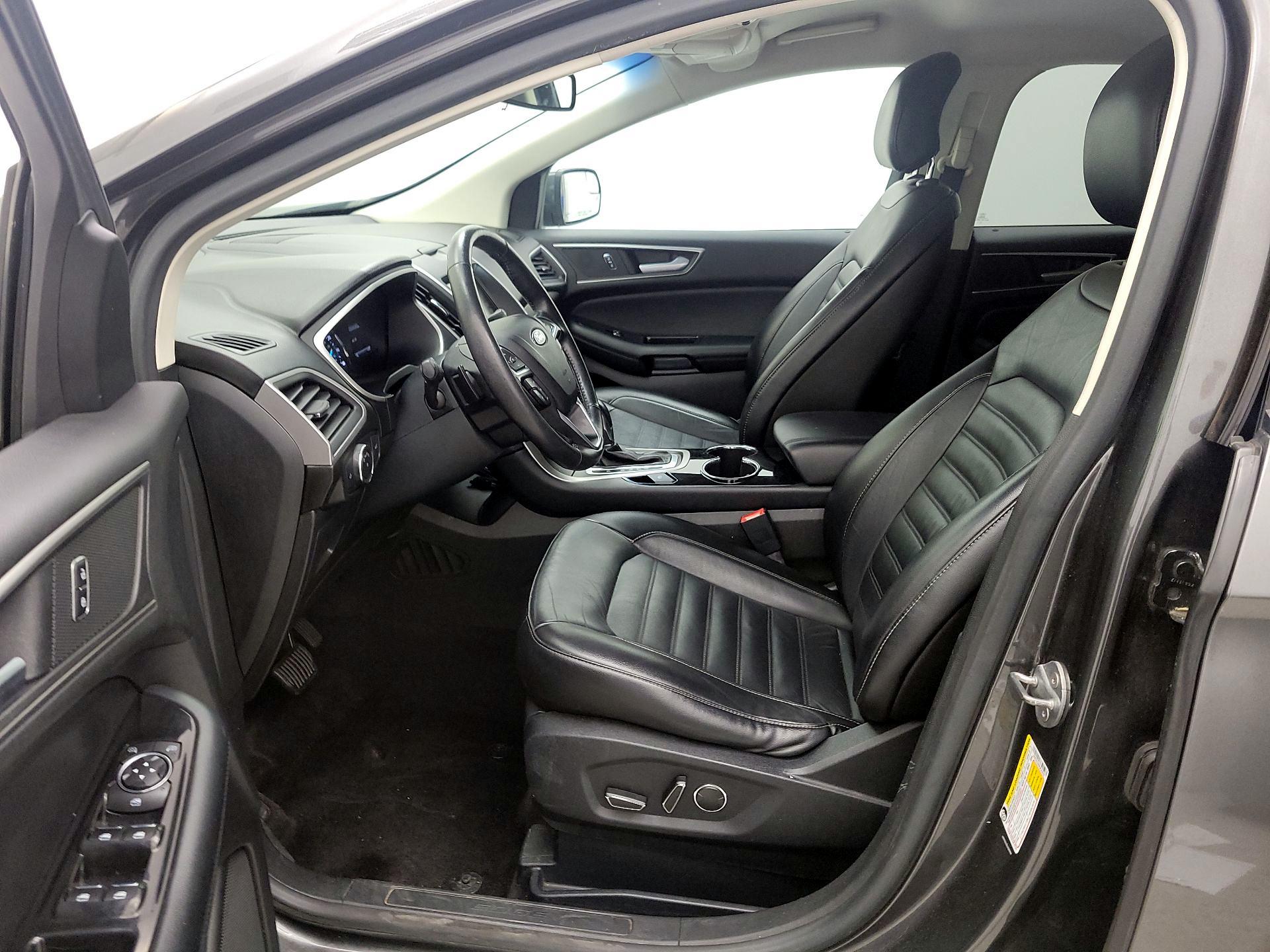 Thumbnail: 2015 Ford Edge - 11
