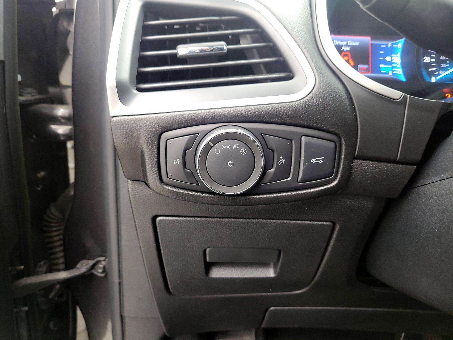 Thumbnail: 2015 Ford Edge - 13