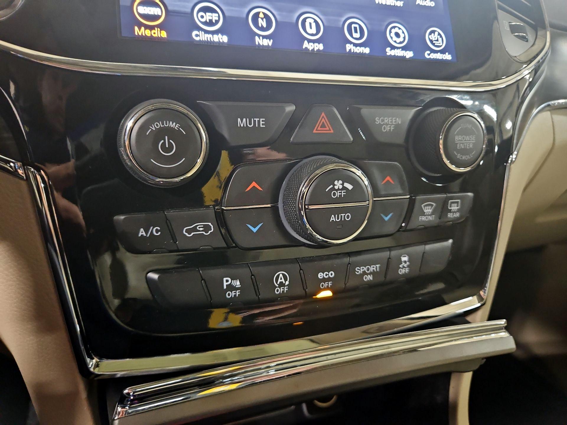 Thumbnail: 2020 Jeep Grand Cherokee - 17