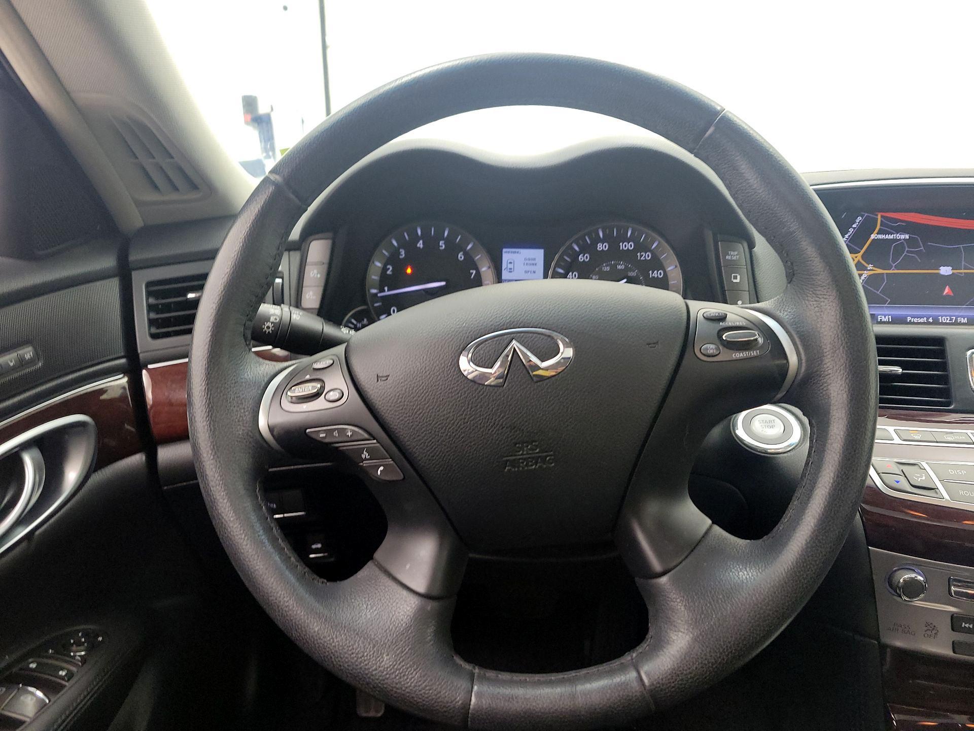 Thumbnail: 2014 INFINITI Q70 - 10